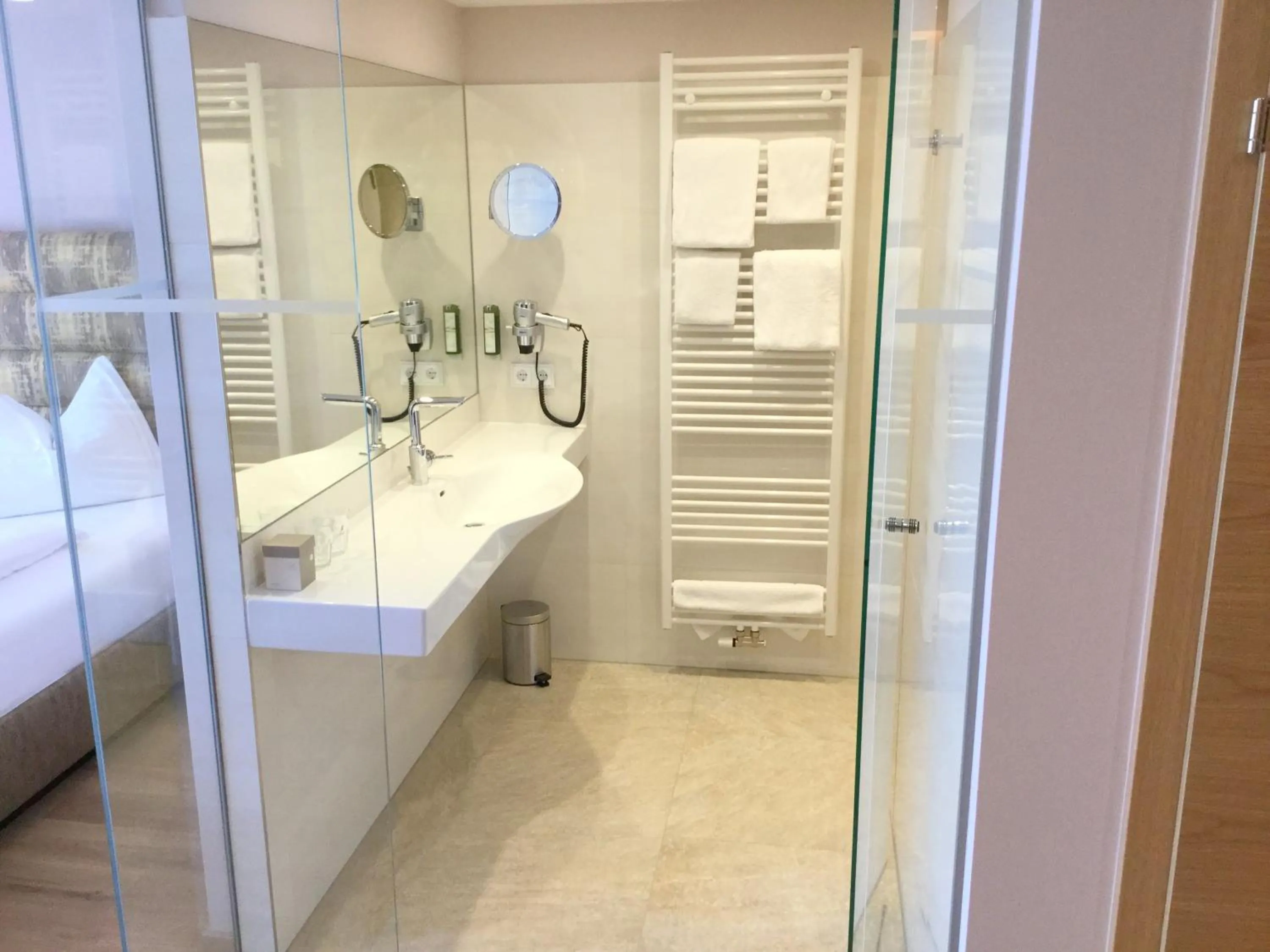 Bathroom in Hotel am Marktplatz - Landgasthof Wratschko - Gamlitz