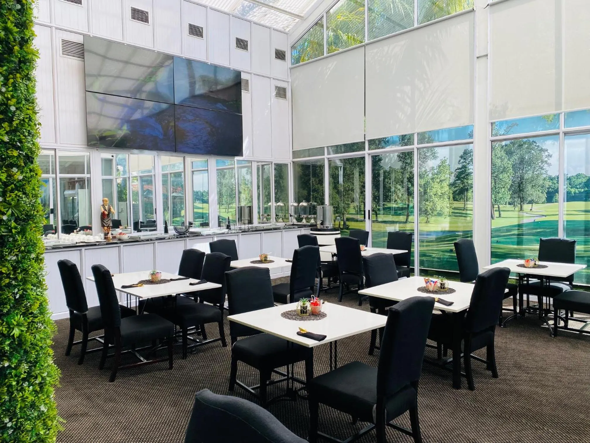 Restaurant/places to eat in Halfway House Hotel