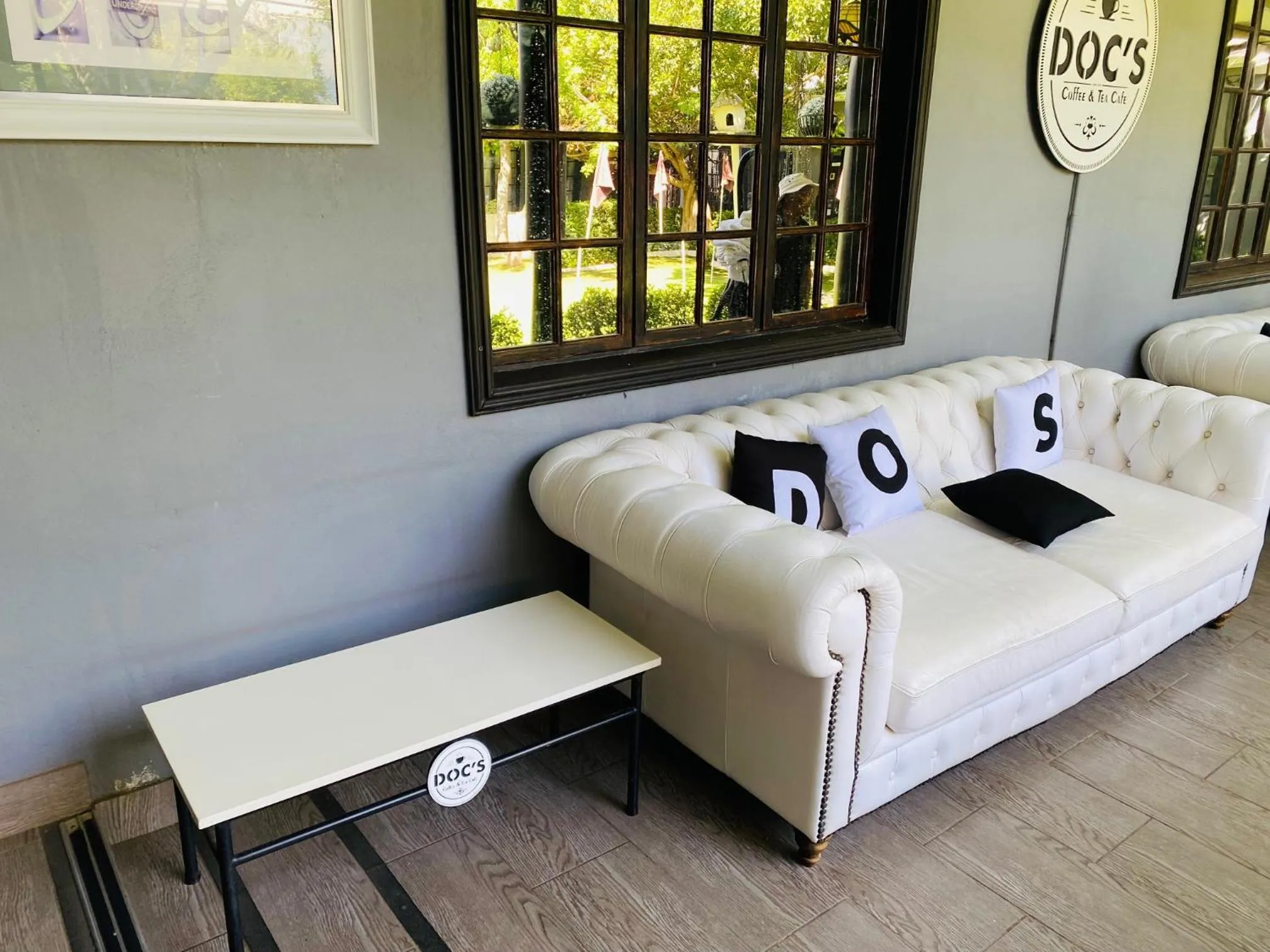 Restaurant/places to eat in Halfway House Hotel