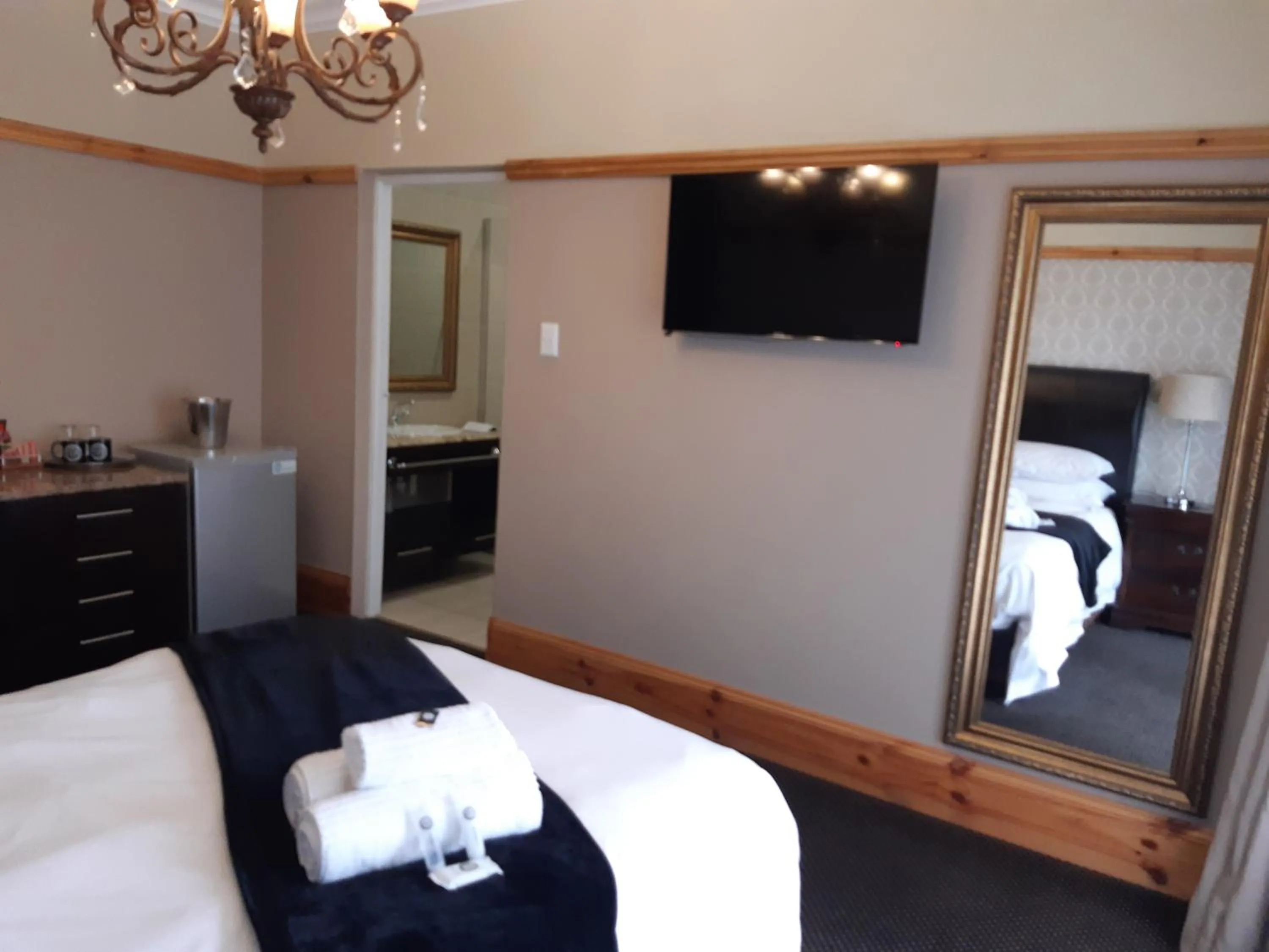 Bed in Halfway House Hotel