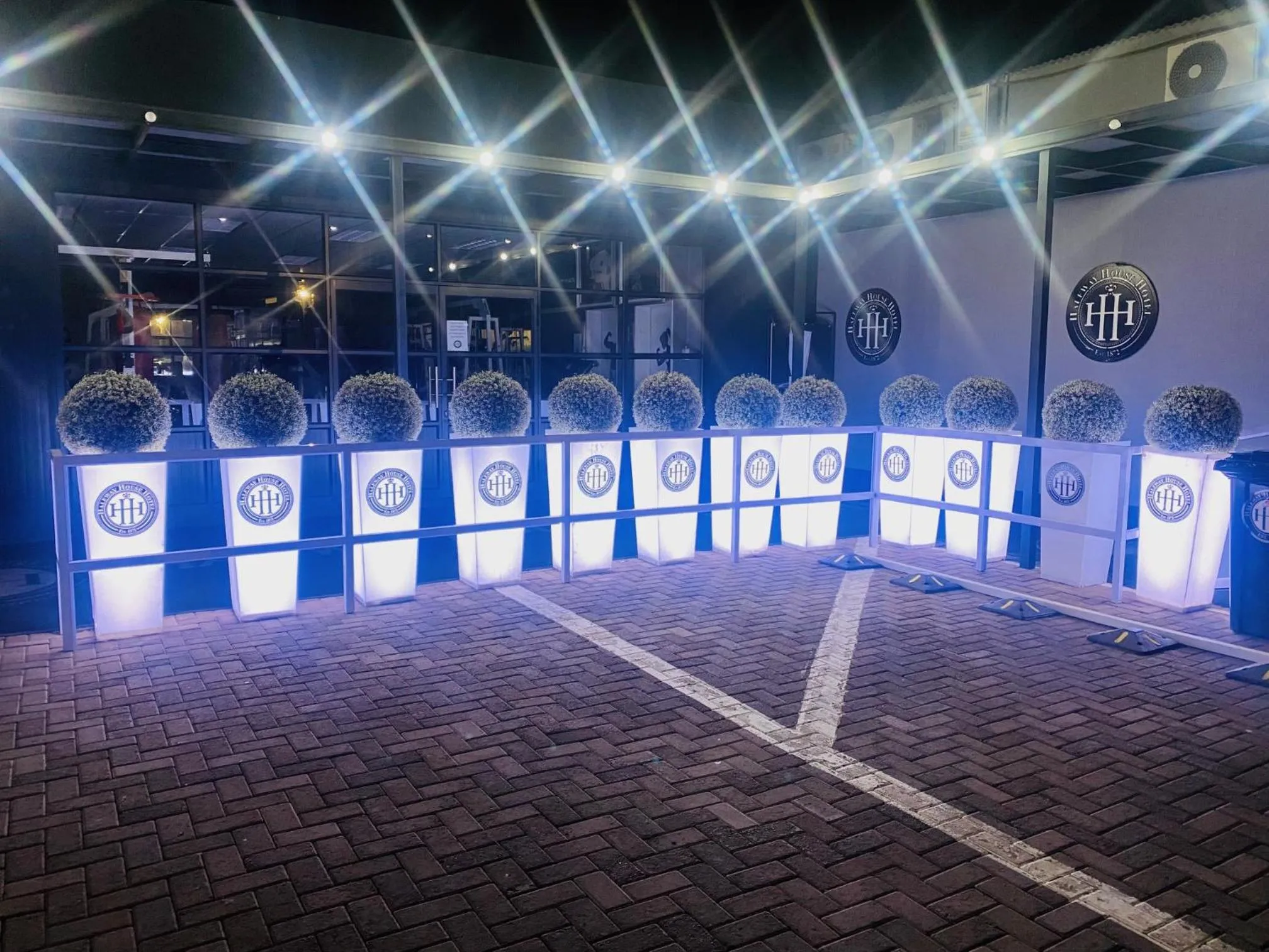 Parking in Halfway House Hotel