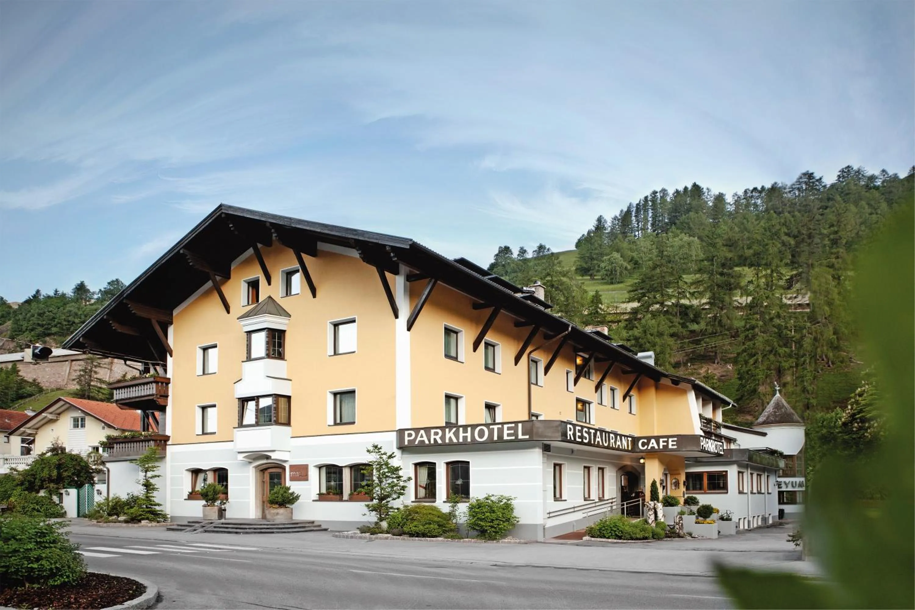 Facade/entrance in Parkhotel Matrei