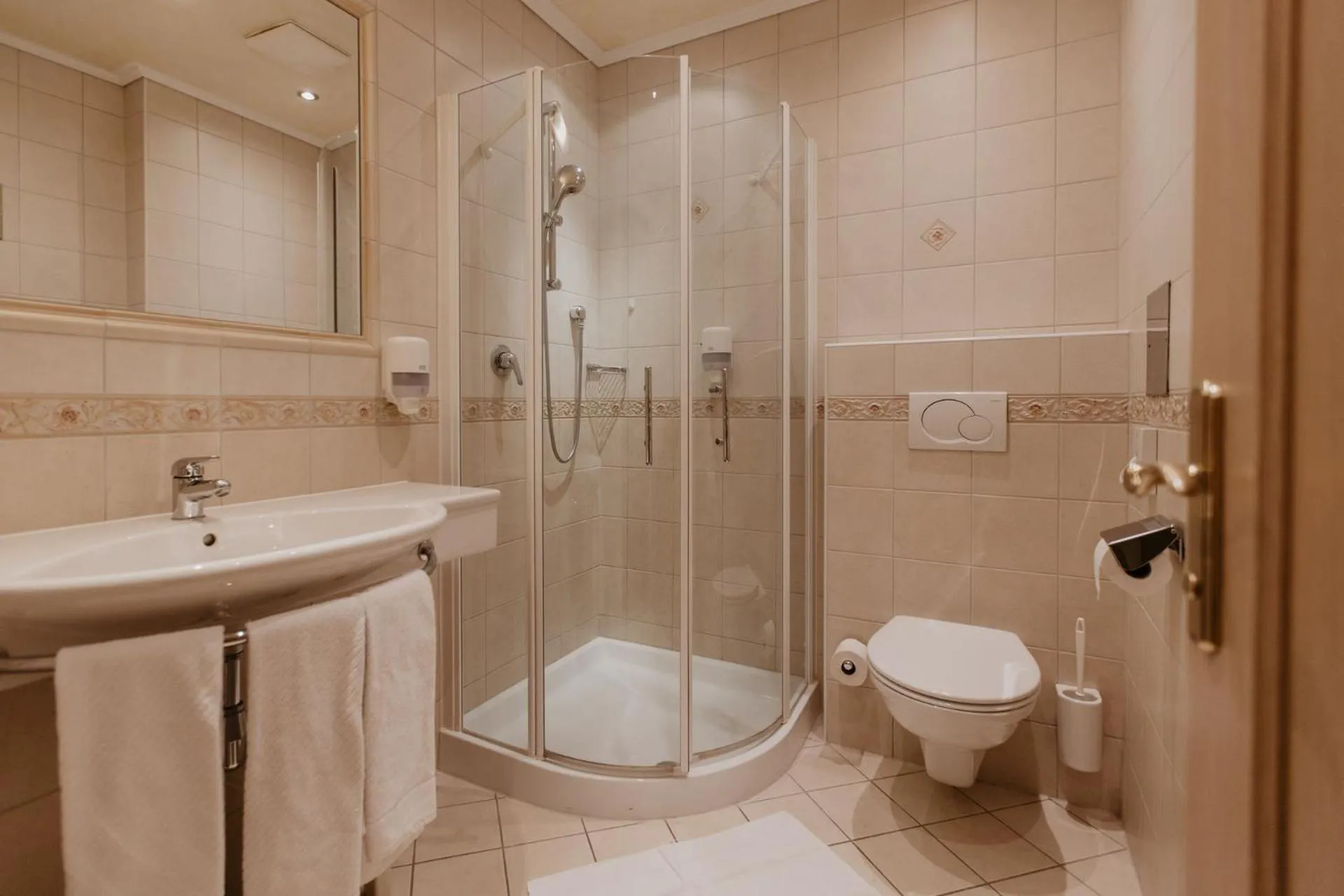 Shower in Parkhotel Matrei