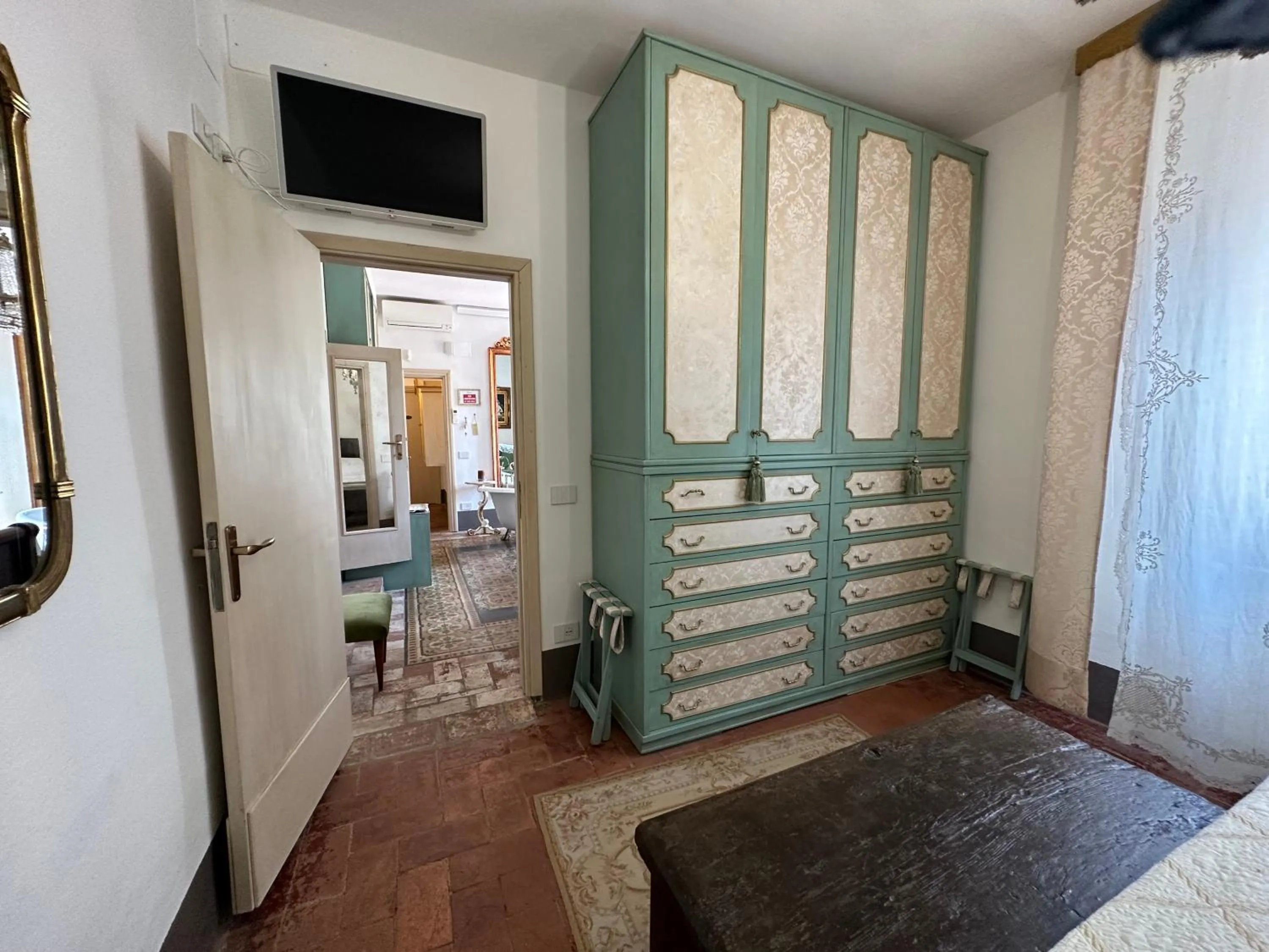 View (from property/room), Bed in Domus Socolatae Residenza d'Epoca Charming B&B - Adults Only