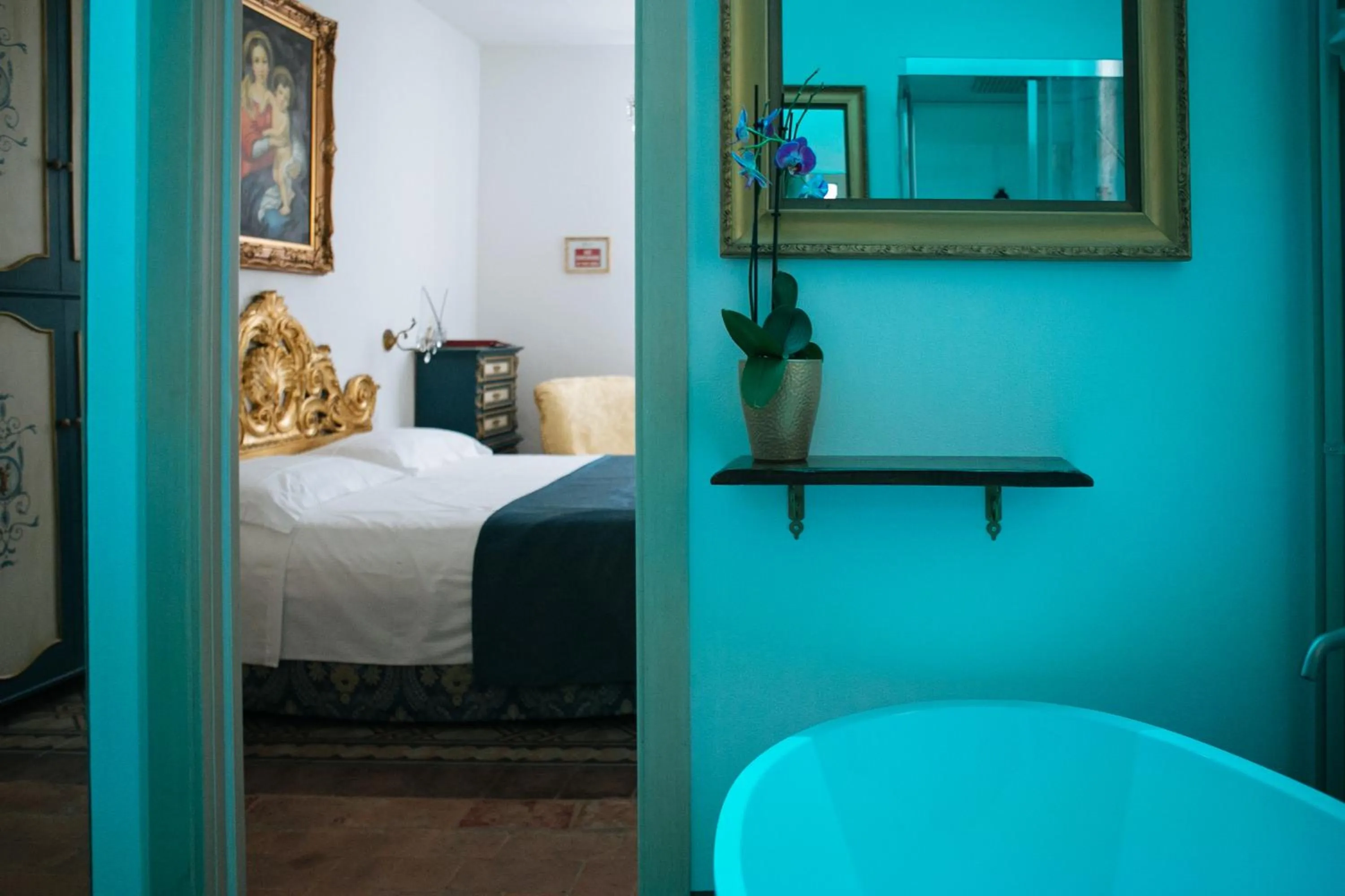 View (from property/room), Bed in Domus Socolatae Residenza d'Epoca Charming B&B - Adults Only