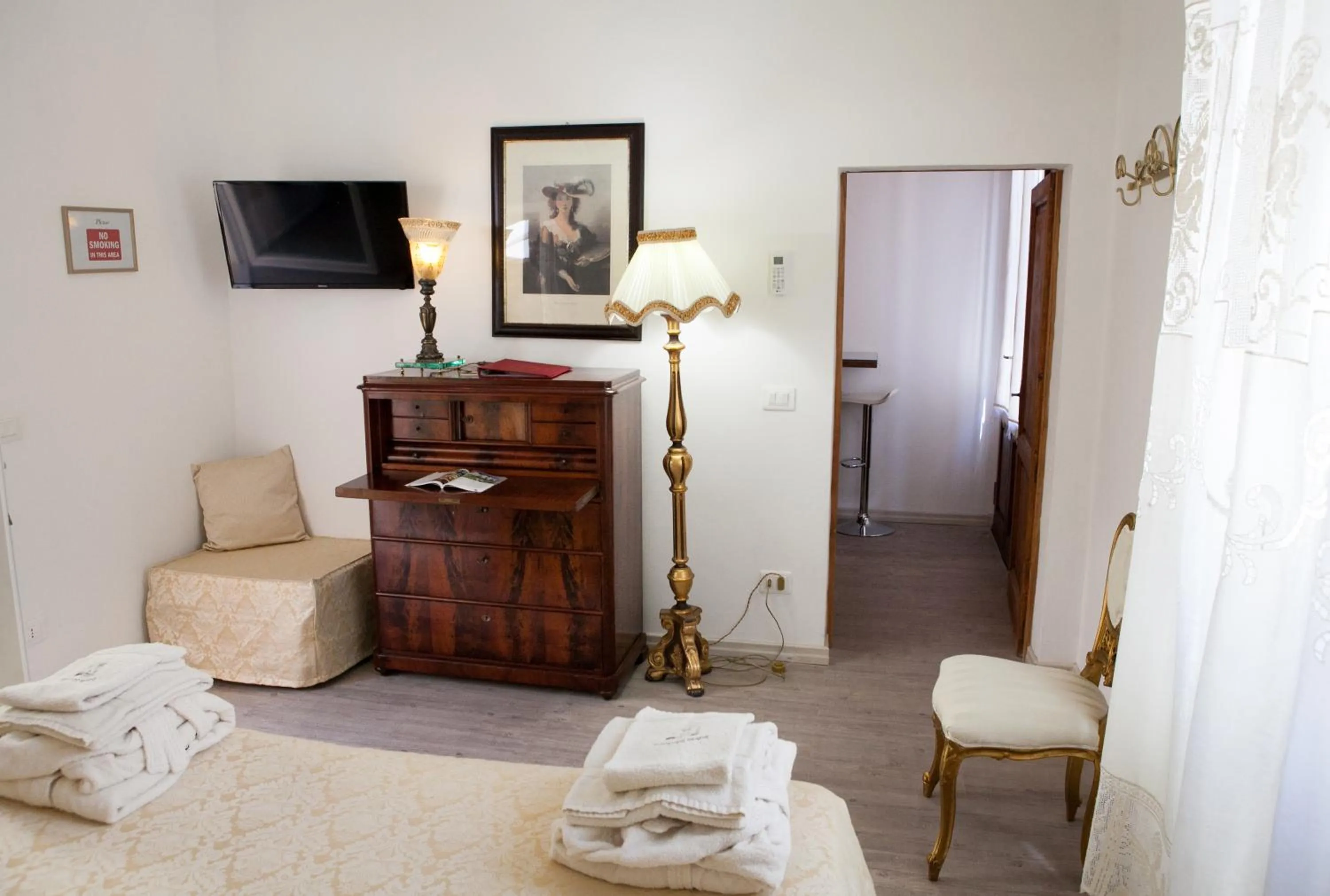 Photo of the whole room, Bed in Domus Socolatae Residenza d'Epoca Charming B&B - Adults Only