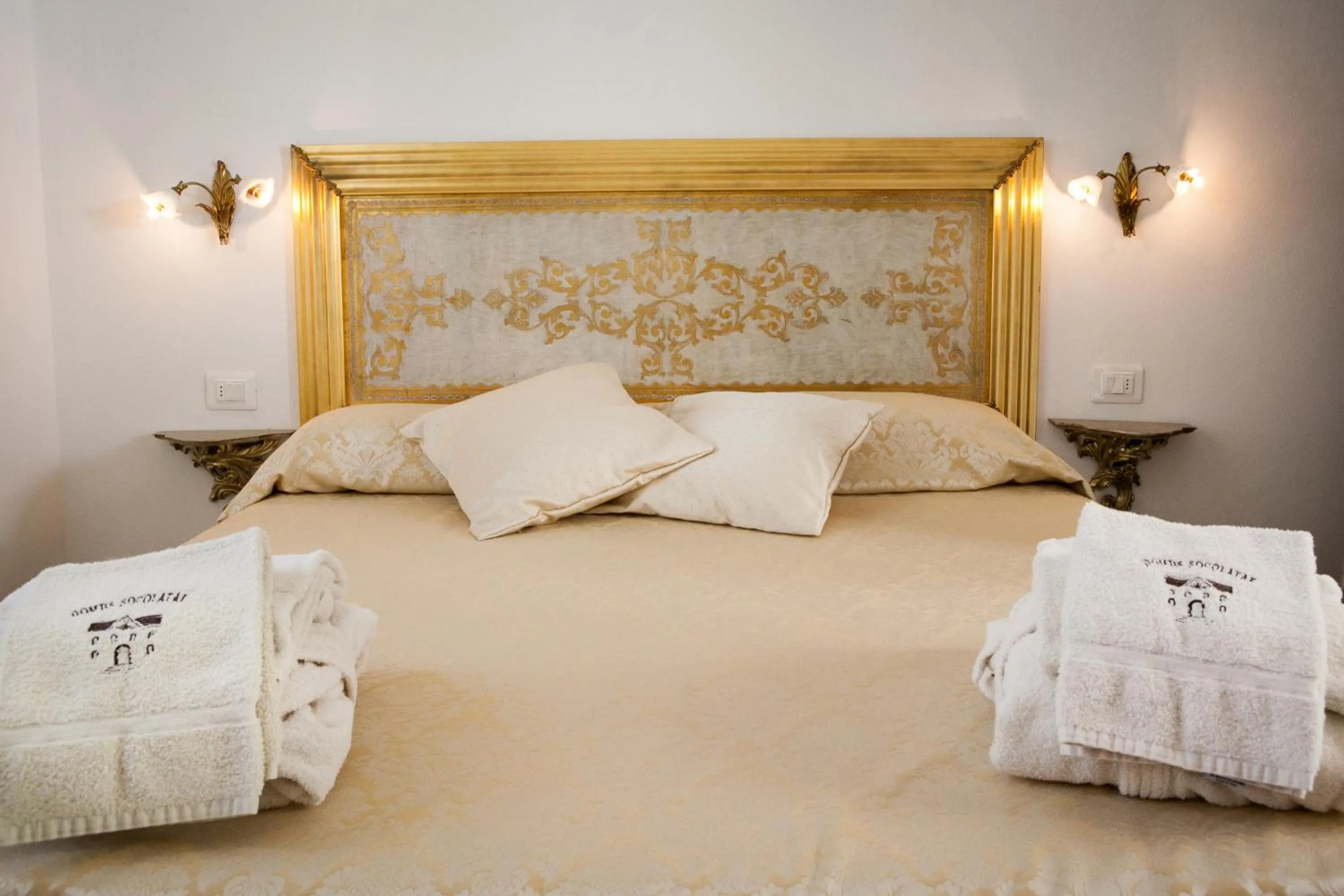 Bed in Domus Socolatae Residenza d'Epoca Charming B&B - Adults Only