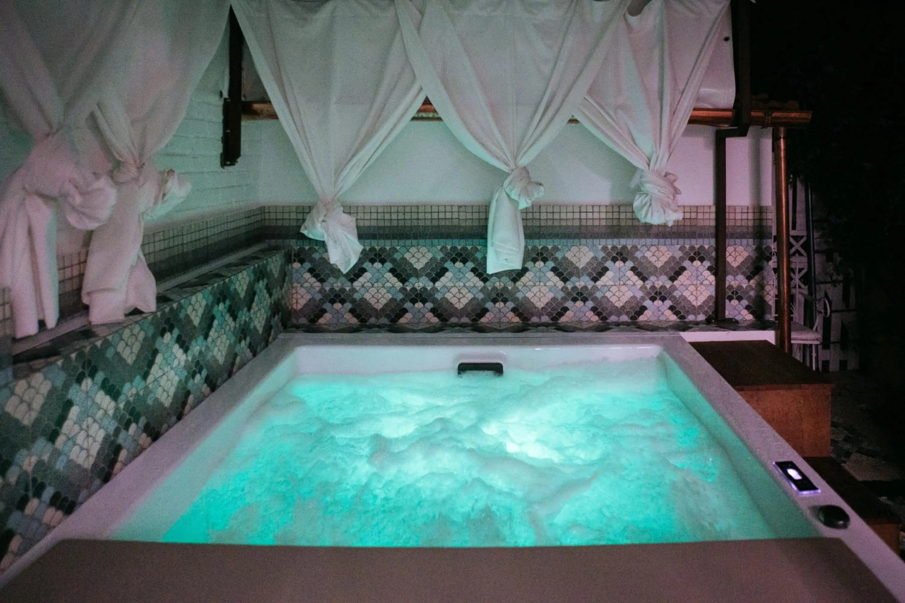 Hot Tub in Domus Socolatae Residenza d'Epoca Charming B&B - Adults Only