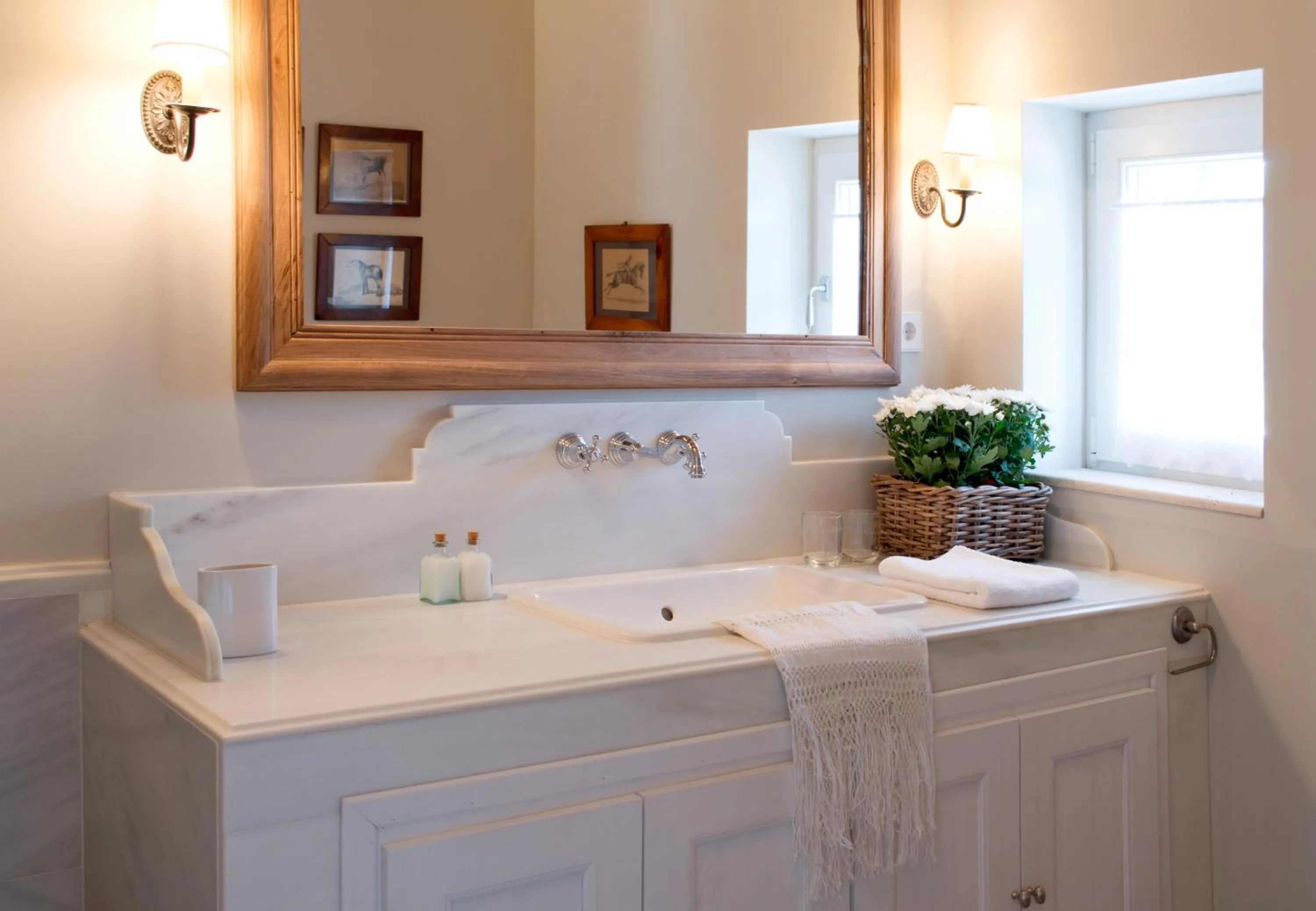 Bathroom in La Casa de los Tomillares