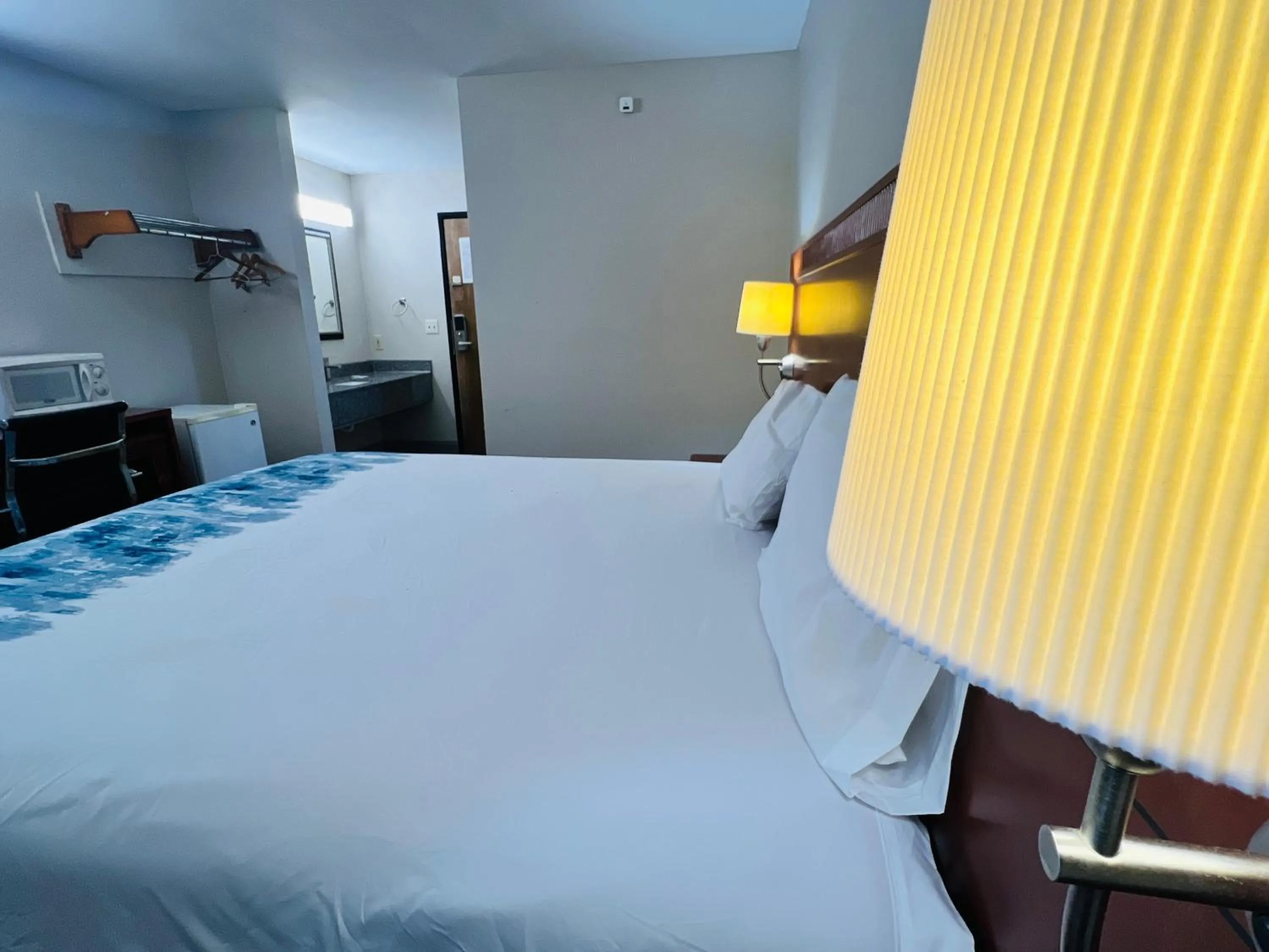 Bedroom in Rosewood Inn By OYO Union City I-69