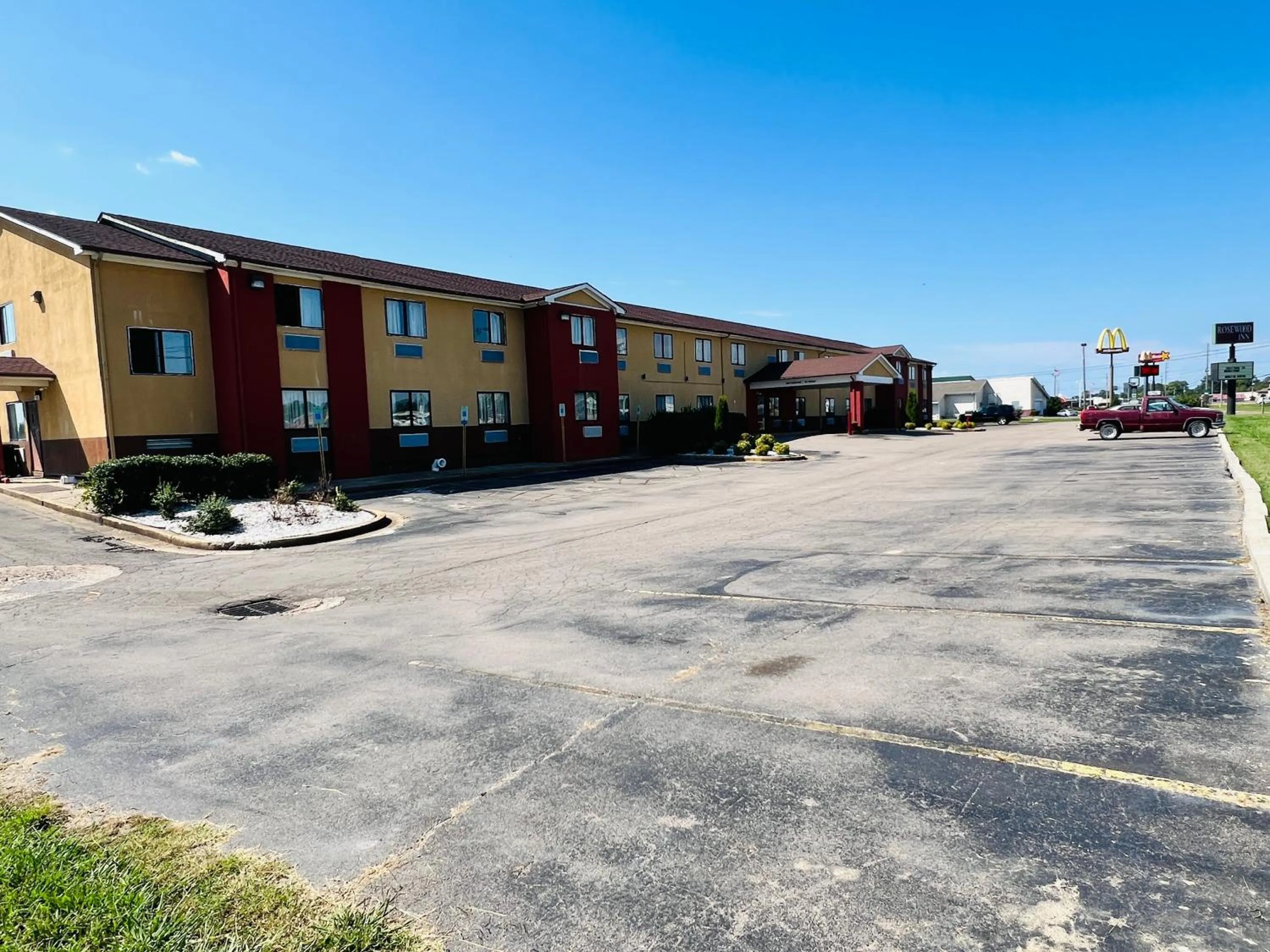 Facade/entrance in Rosewood Inn By OYO Union City I-69