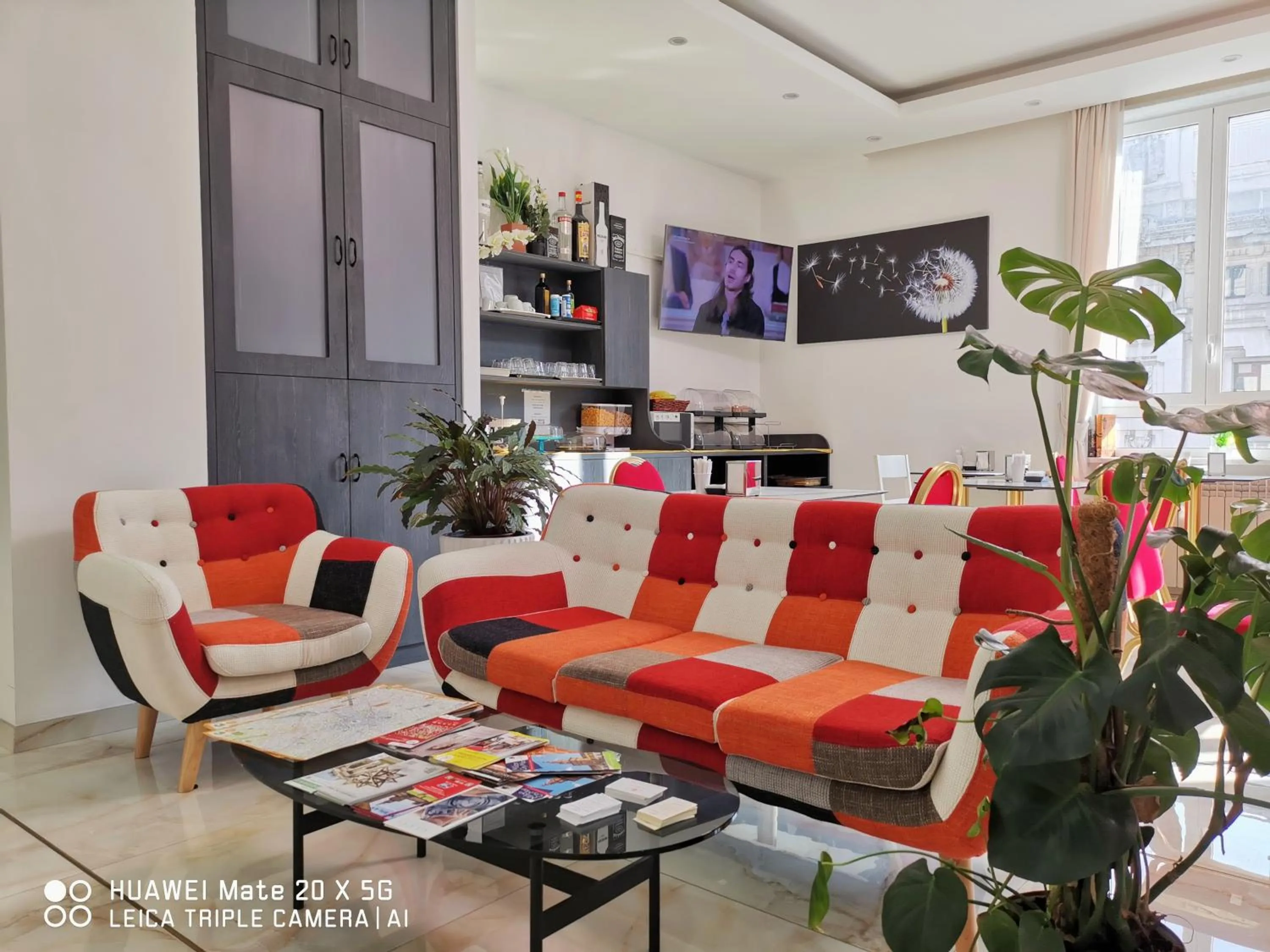 Communal lounge/ TV room in CSI Group - Hotel Metropoli