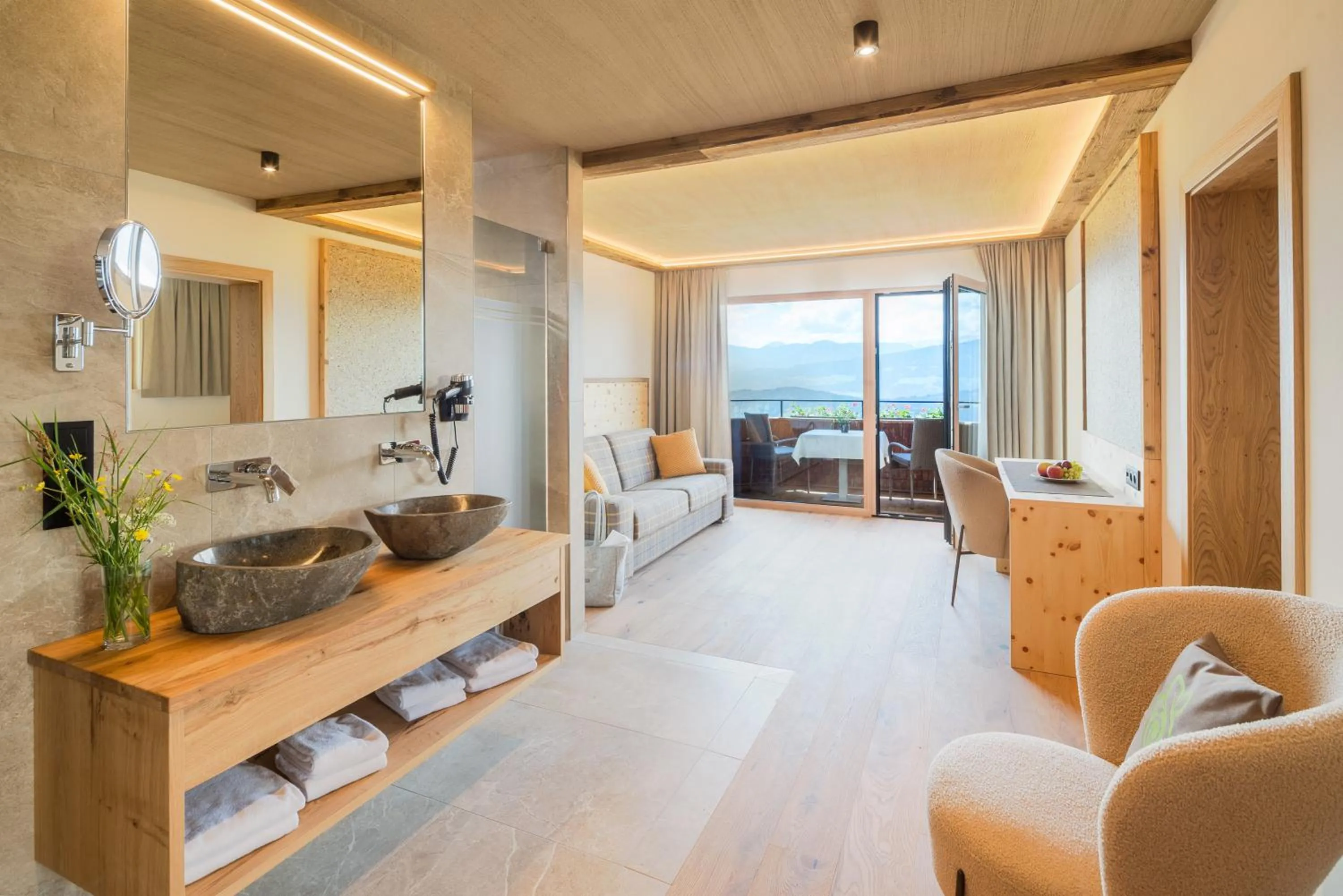 Property building, Bed in Naturhotel Alpenrose
