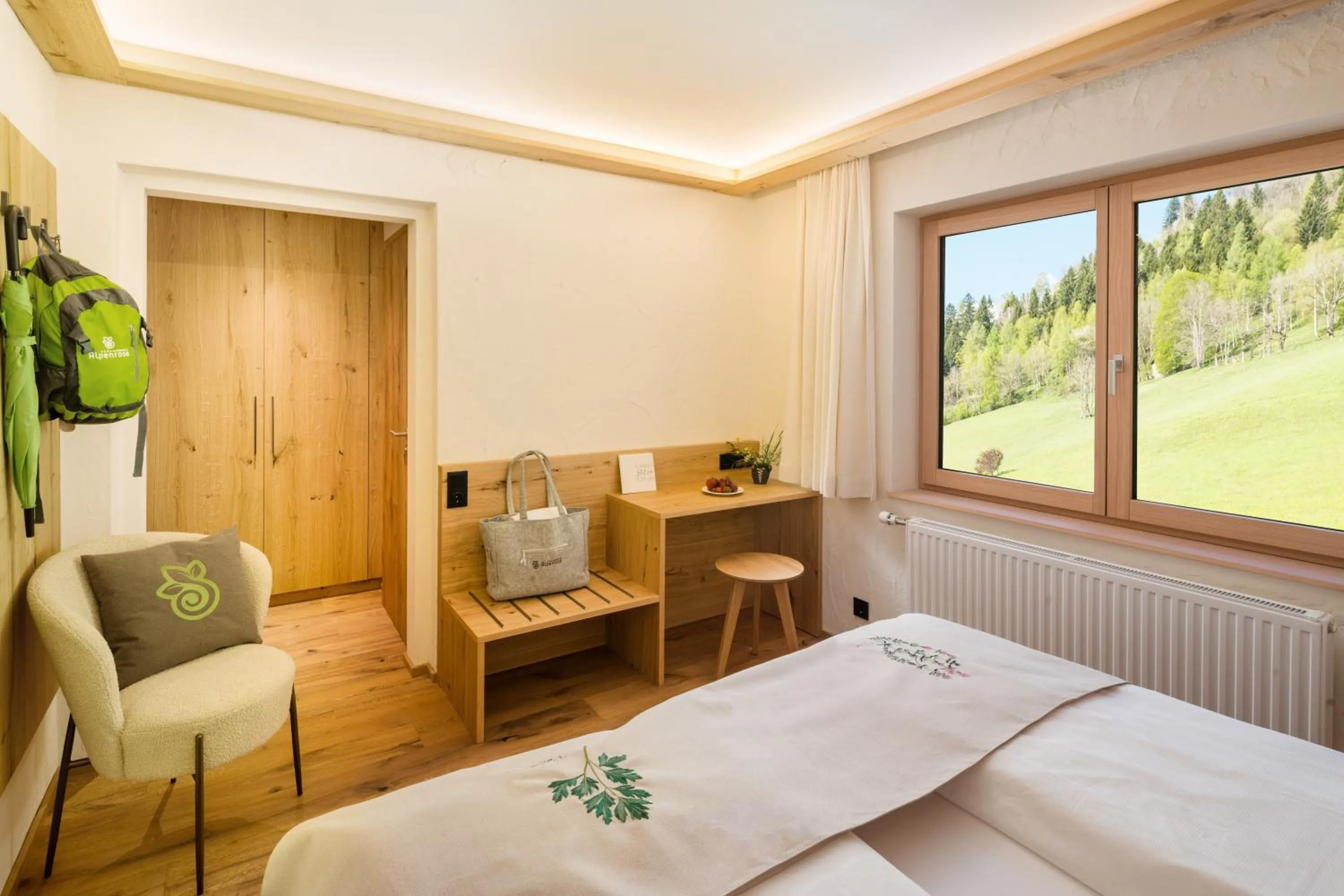 Property building, Bed in Naturhotel Alpenrose