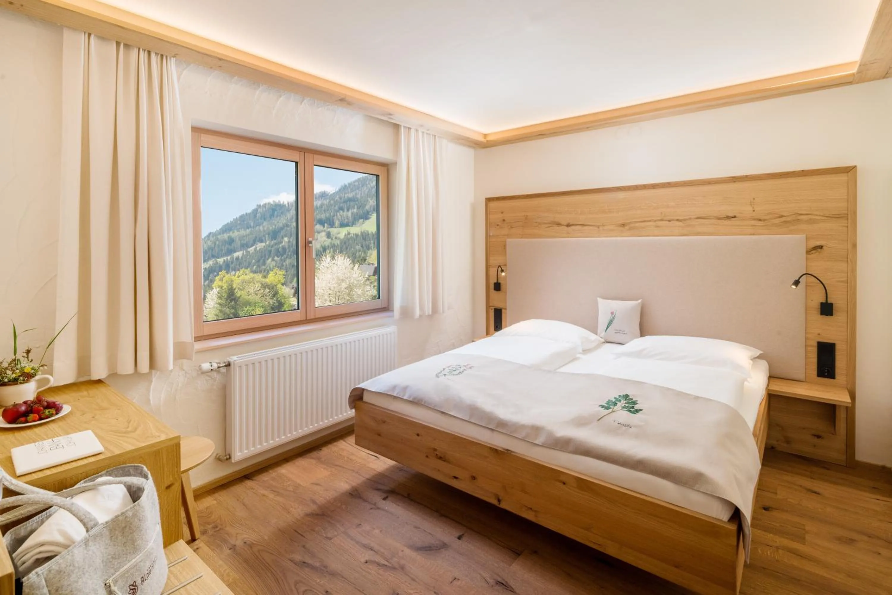 Property building, Bed in Naturhotel Alpenrose