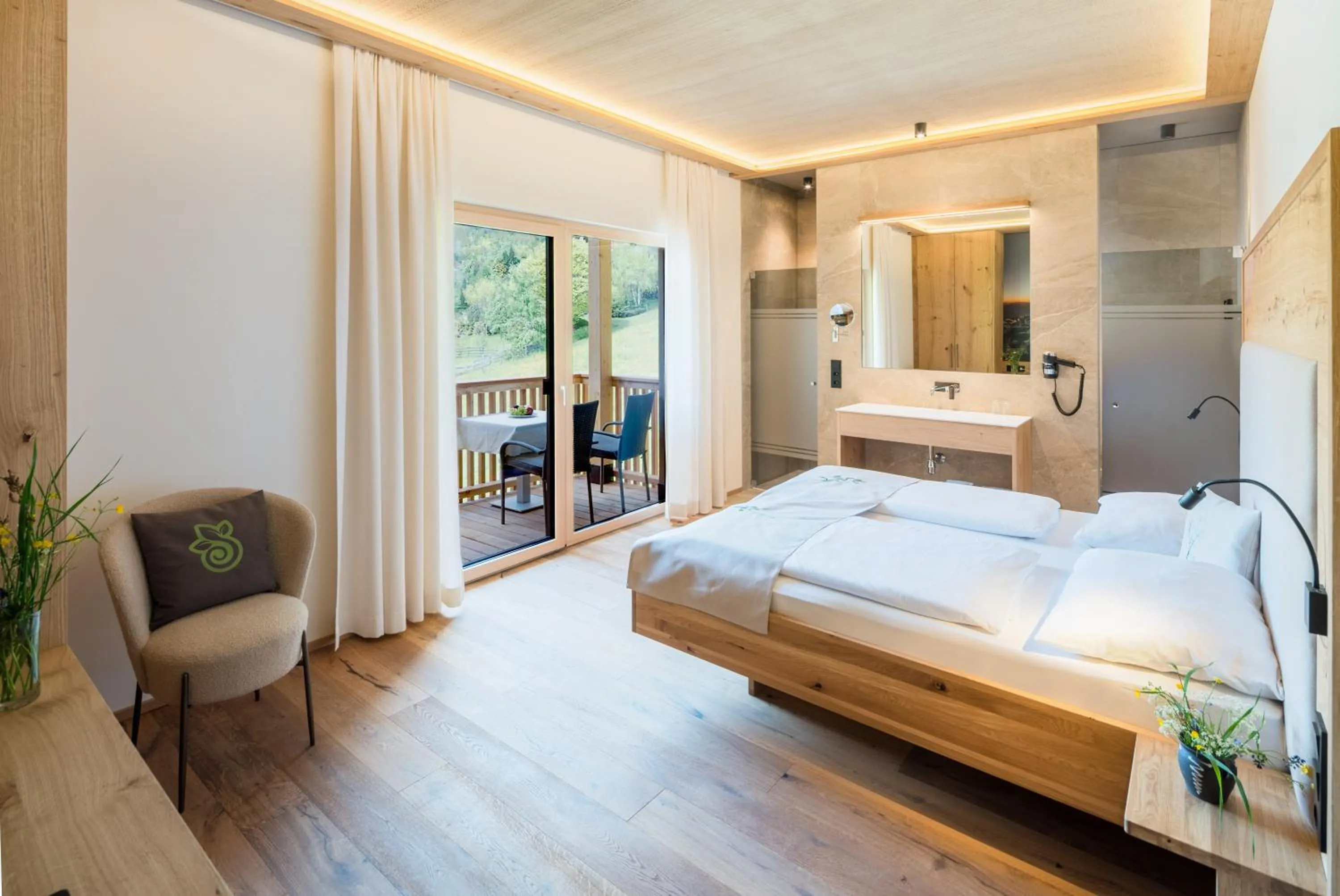 Bed in Naturhotel Alpenrose