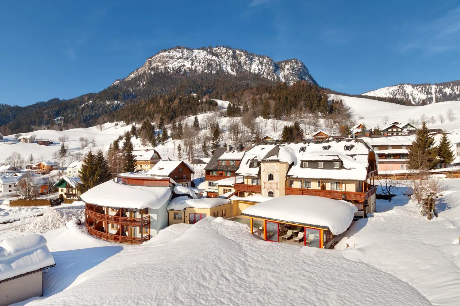 Property building in Der Hechl