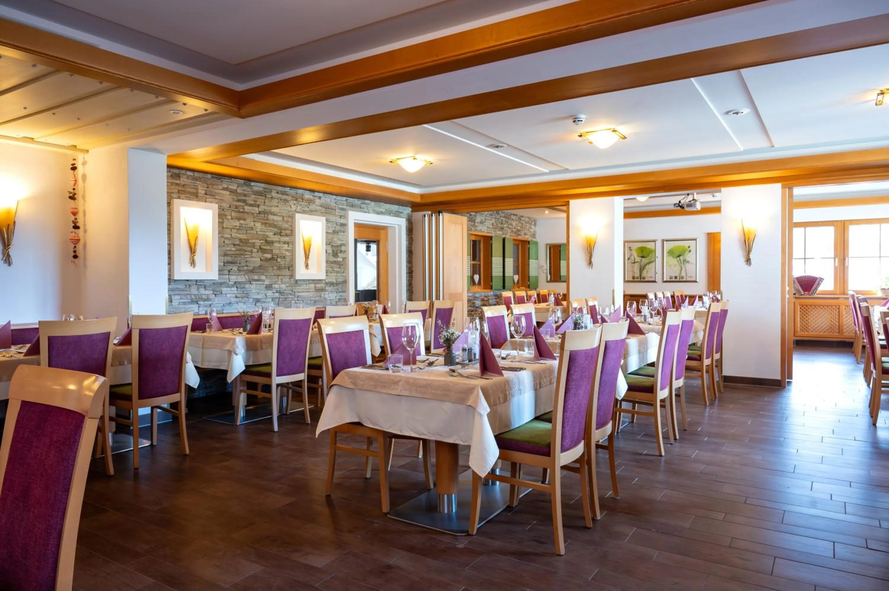 Restaurant/places to eat in Der Hechl