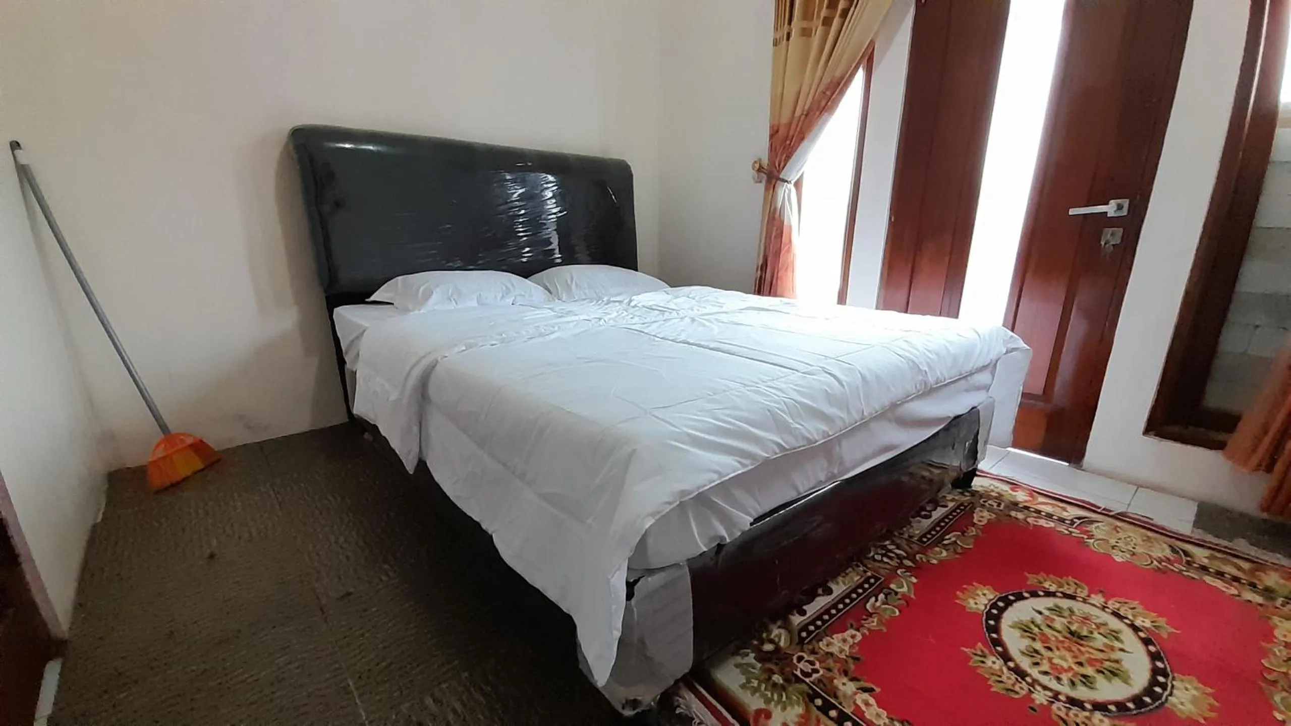 Property building, Bed in Homestay Merpati Dieng Syariah RedPartner