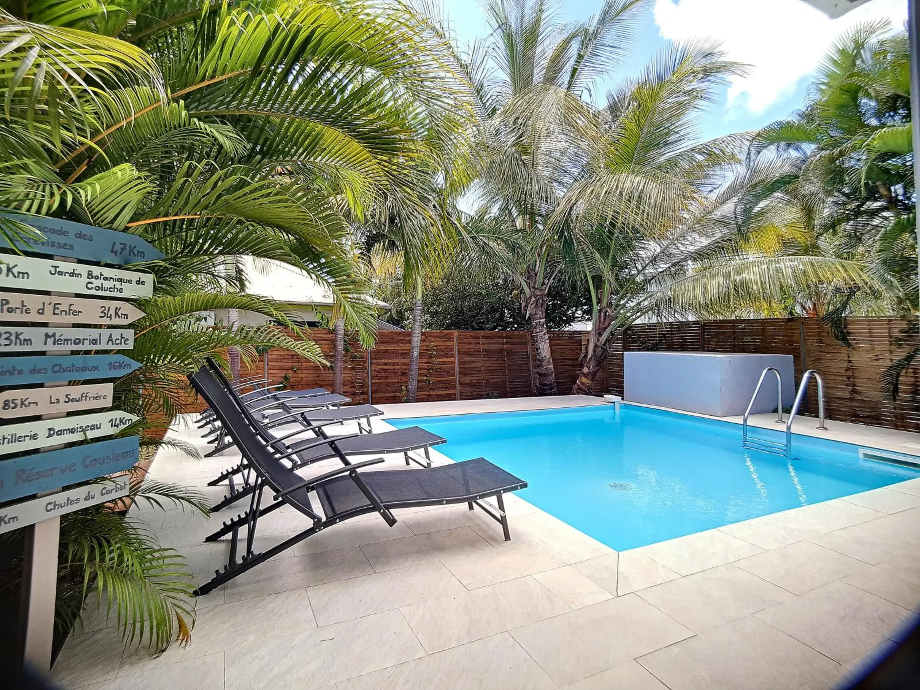 Villa l'Anjou Créole à Sainte Anne en Guadeloupe avec piscine privée et 3 chambres pour 6 personnes Villa l'Anjou Créole à Sainte Anne en Guadeloupe avec piscine privée et 3 chambres pour 6 personnes