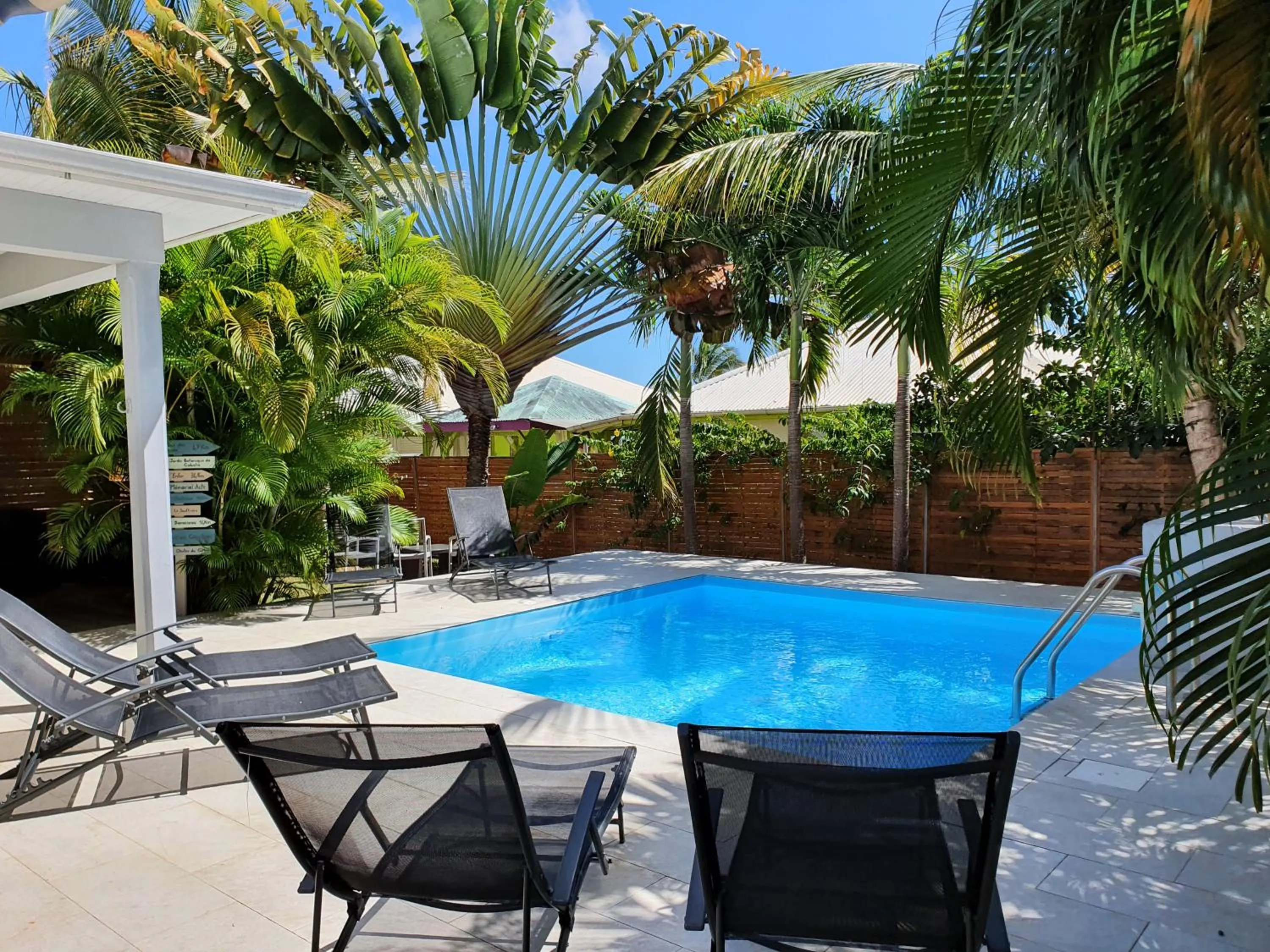 Villa l'Anjou Créole à Sainte Anne en Guadeloupe avec piscine privée et 3 chambres pour 6 personnes