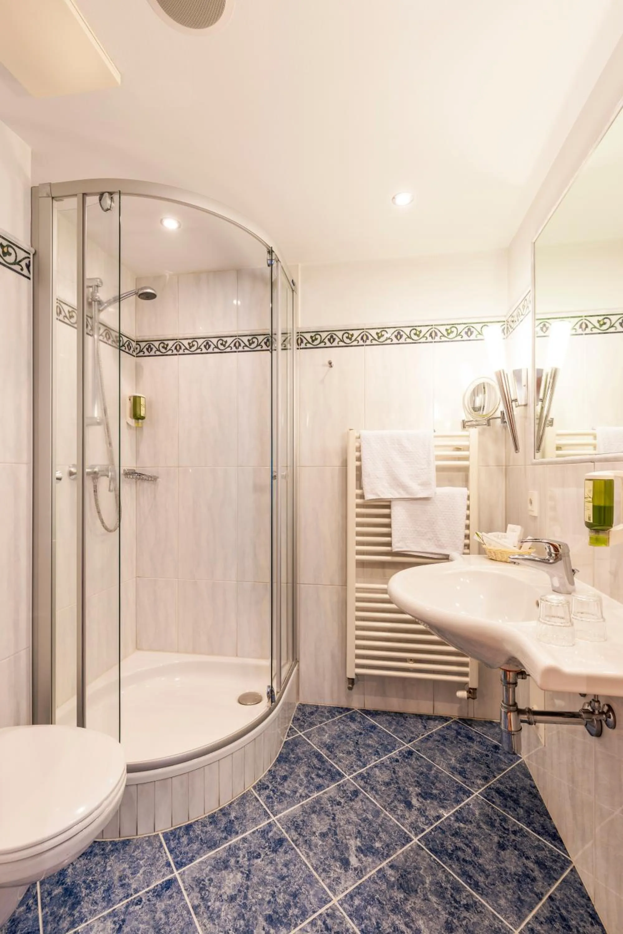 Bathroom in Hotel Weisser Hirsch