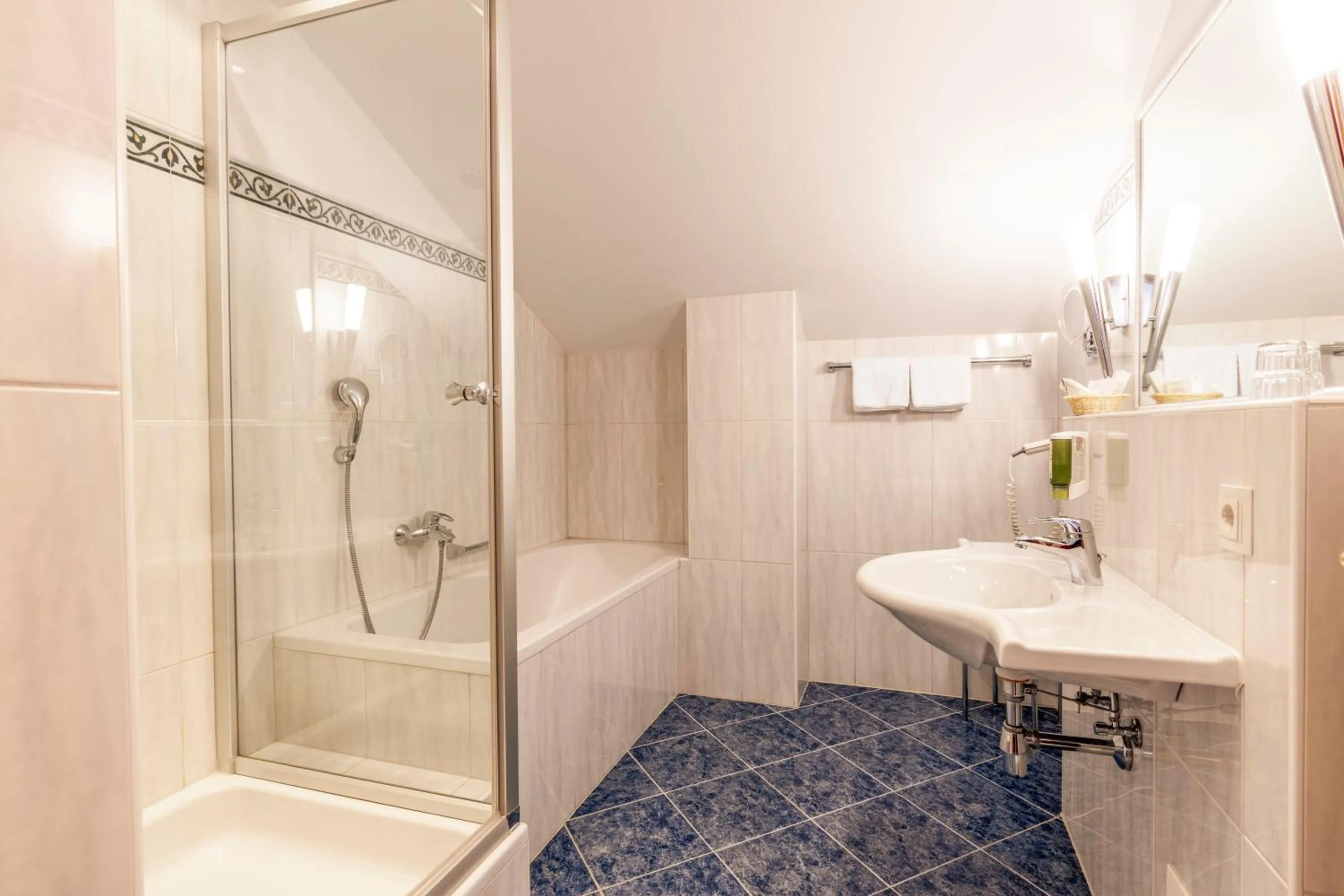 Bathroom in Hotel Weisser Hirsch