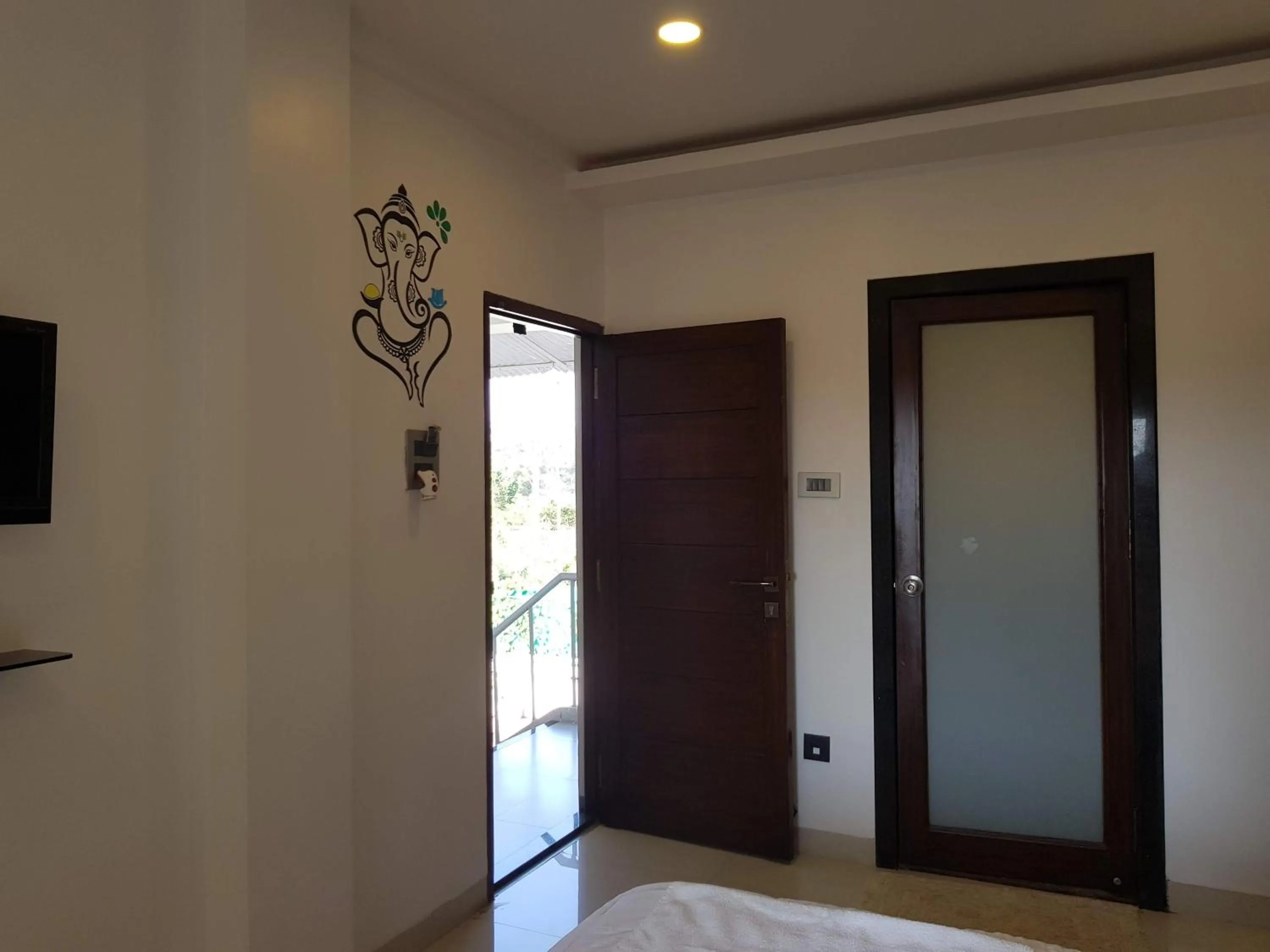 Facade/entrance, Bed in Athi Resorts