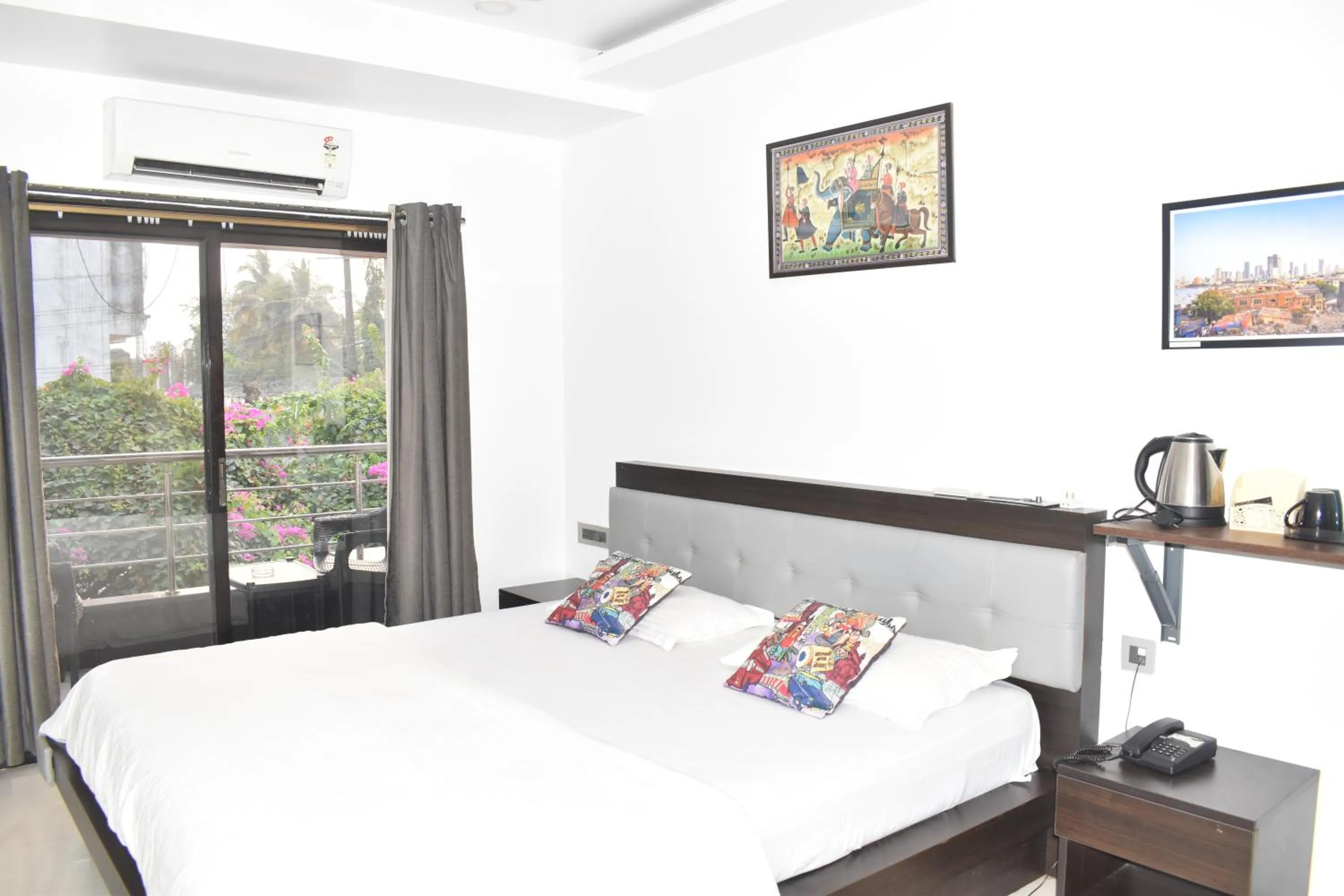 Bedroom, Bed in Athi Resorts