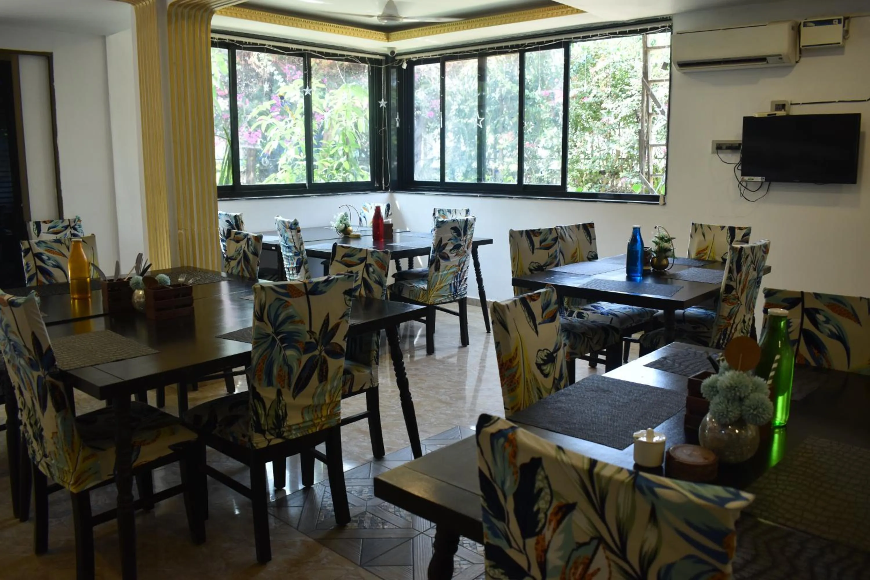 Restaurant/places to eat in Athi Resorts