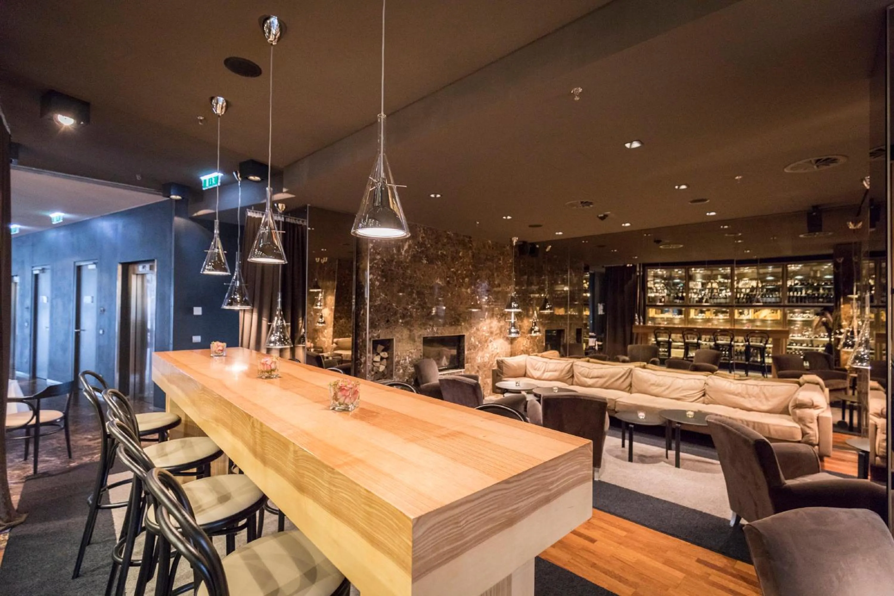 Lounge or bar in voco Villach by IHG