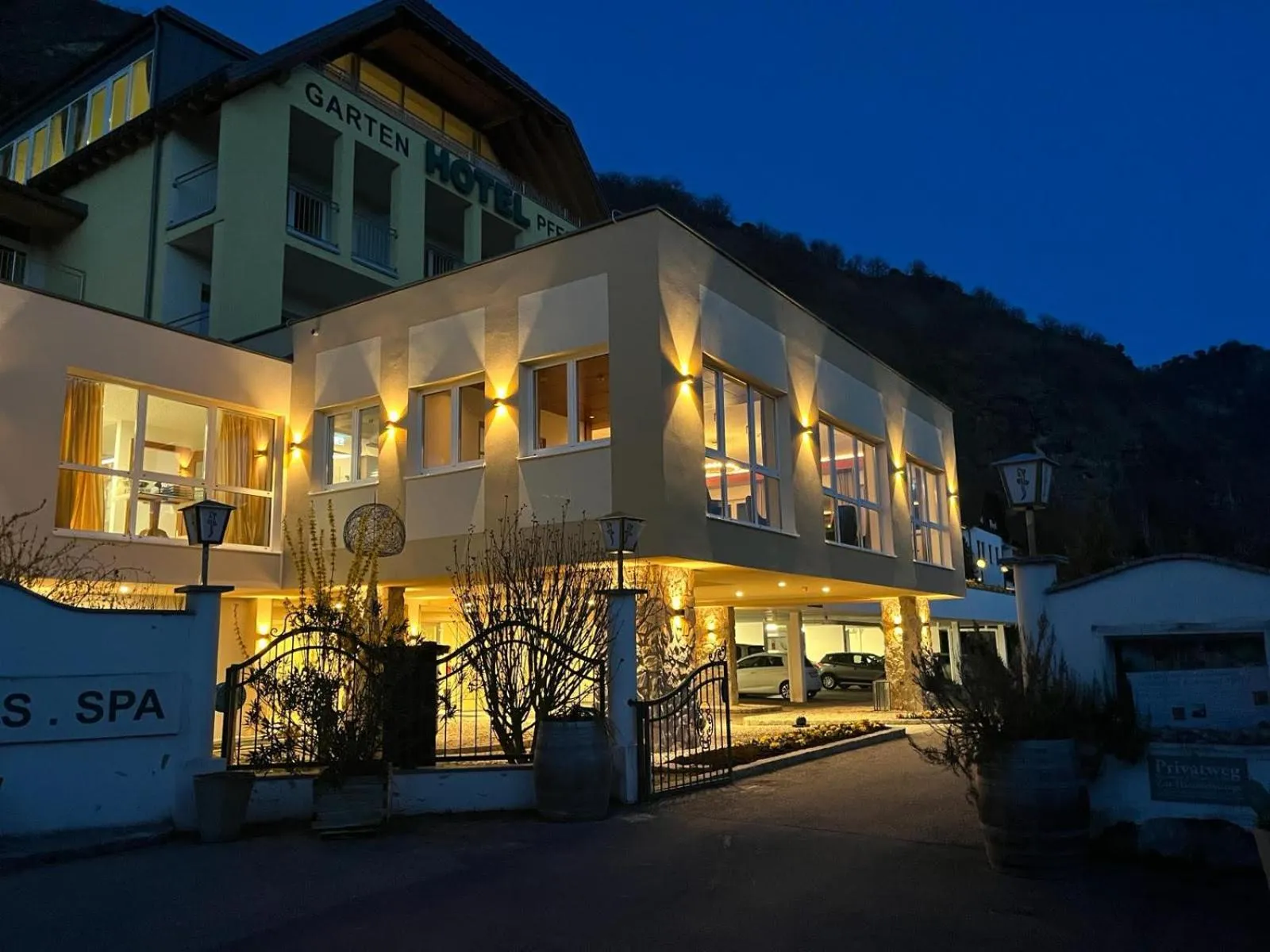 Property building in Gartenhotel & Weingut Pfeffel Dürnstein