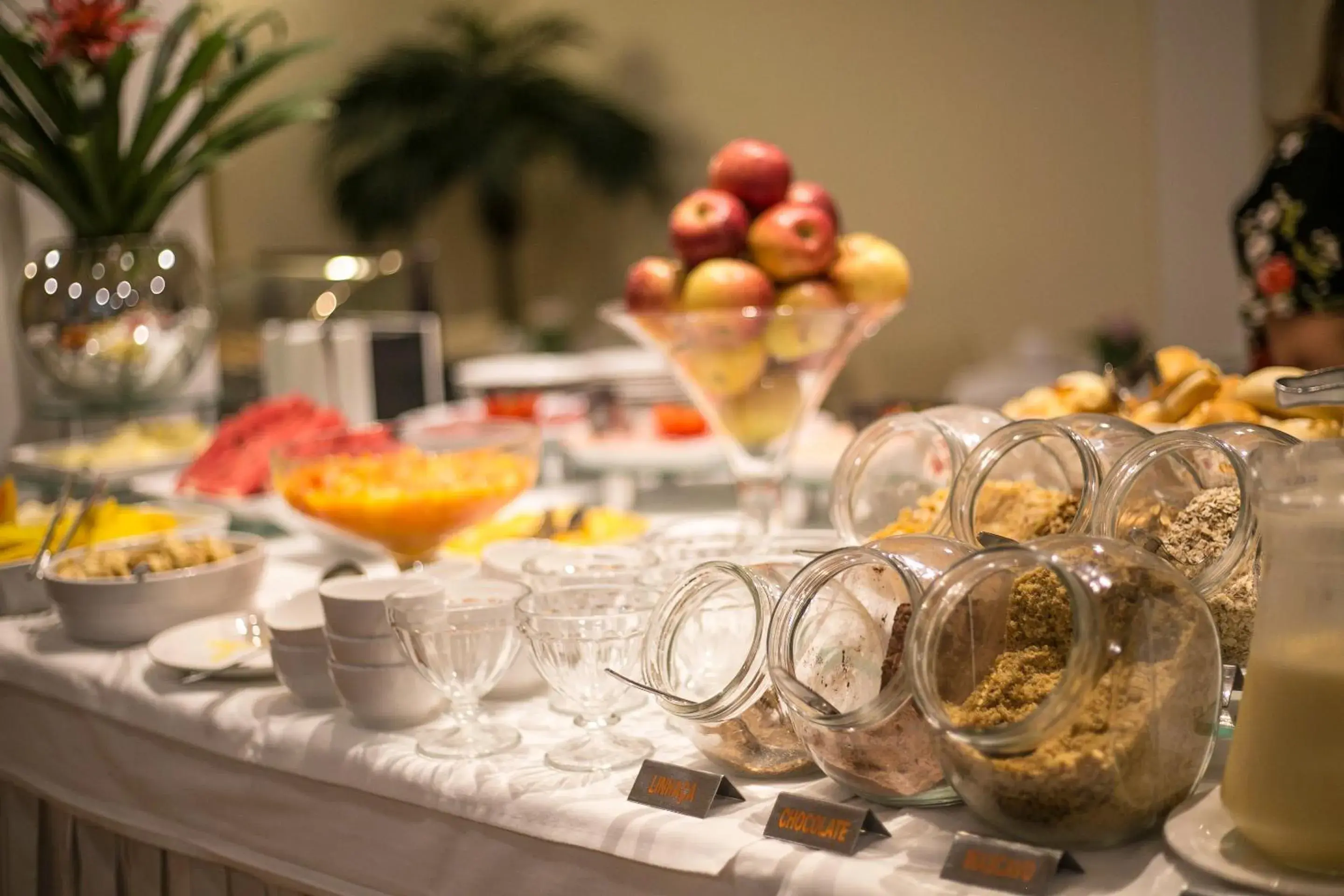 Buffet breakfast in Eston Hotel - LOCALIZAÇÃO CENTRAL PRIVILEGIADA -PET FRIENDLY Buffet breakfast in Eston Hotel - LOCALIZAÇÃO CENTRAL PRIVILEGIADA -PET FRIENDLY
