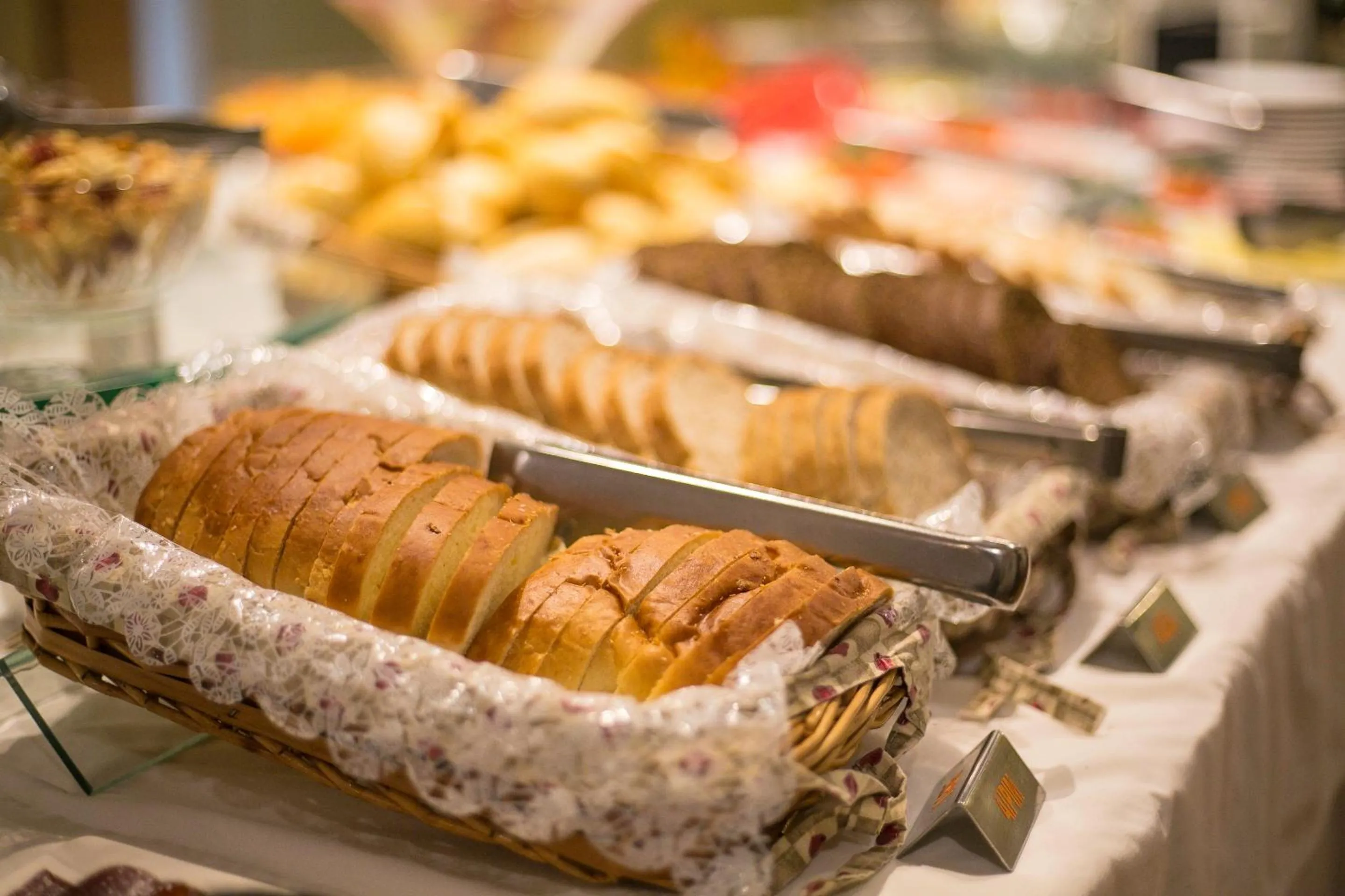 Buffet breakfast in Eston Hotel - LOCALIZAÇÃO CENTRAL PRIVILEGIADA -PET FRIENDLY