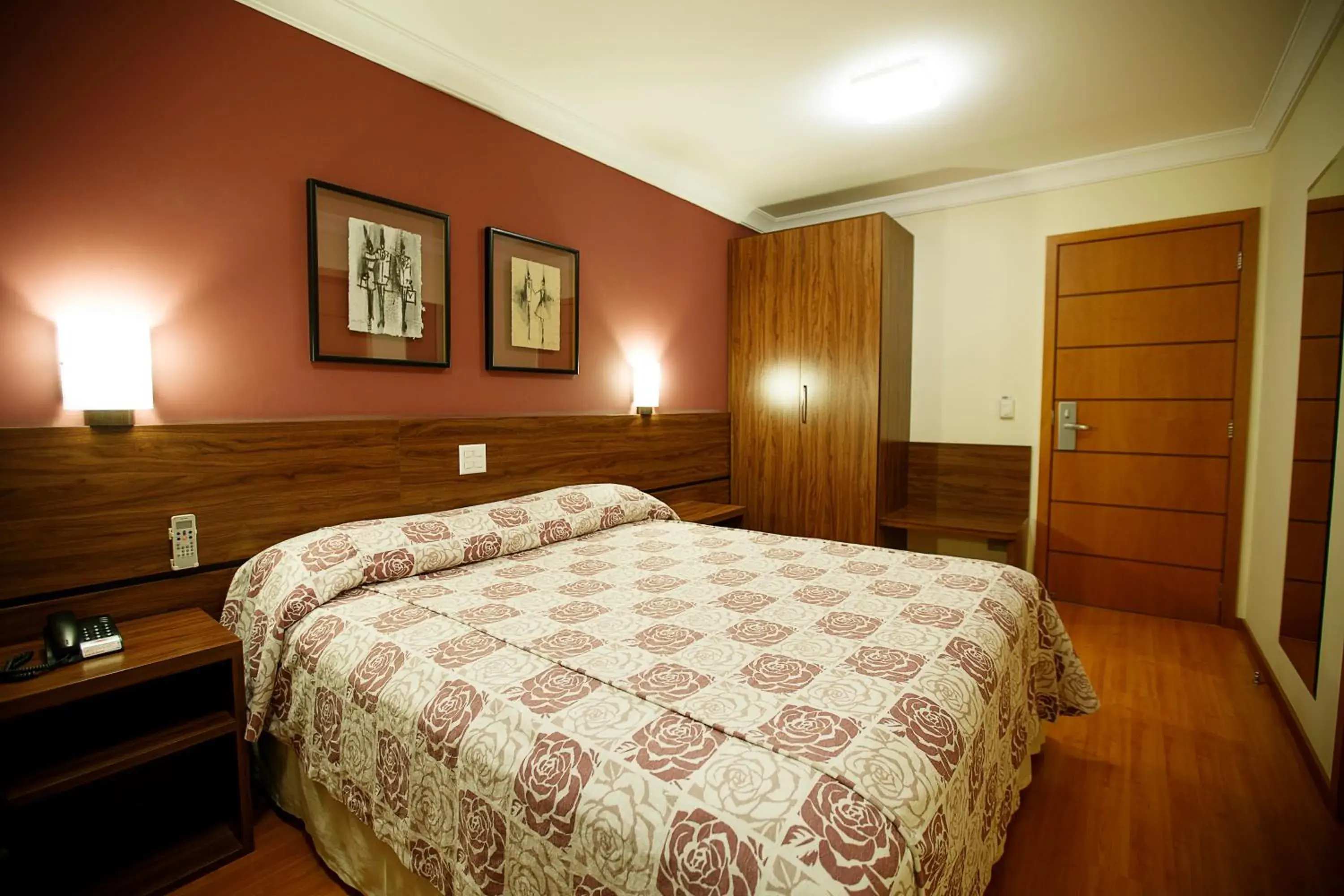 Bed in Eston Hotel - LOCALIZAÇÃO CENTRAL PRIVILEGIADA -PET FRIENDLY Bed in Eston Hotel - LOCALIZAÇÃO CENTRAL PRIVILEGIADA -PET FRIENDLY