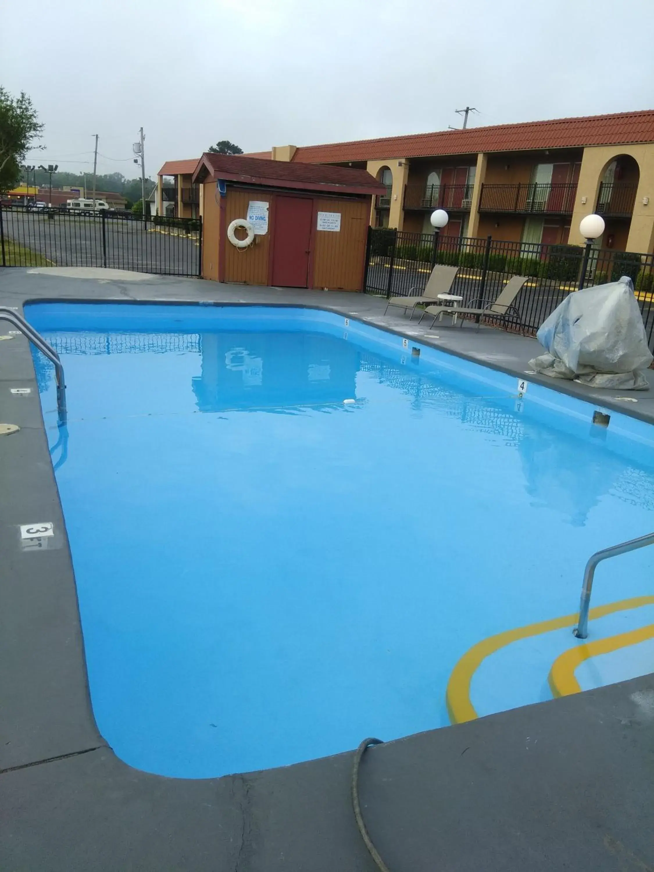 Pool view in Days Inn by Wyndham Caddo Valley Arkadelphia Pool view in Days Inn by Wyndham Caddo Valley Arkadelphia