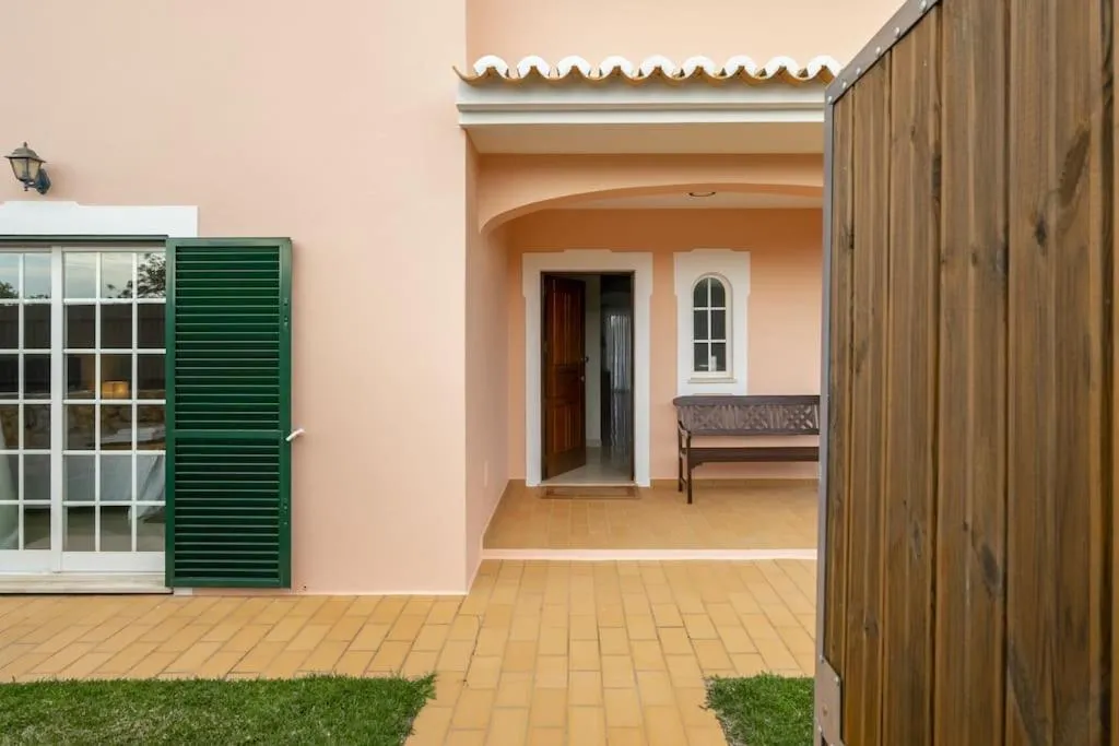 Property building in Villa Arade Riverside - Jacuzzi and Heated Pool by AlgarStays