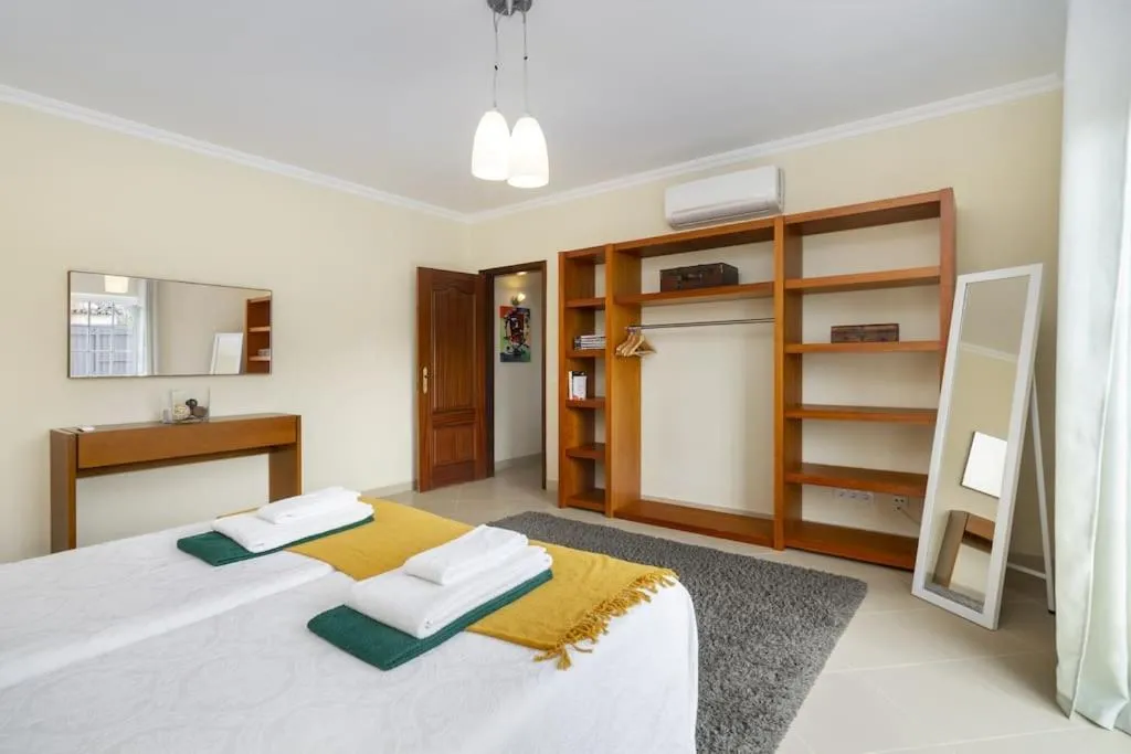 Bed in Villa Arade Riverside - Jacuzzi and Heated Pool by AlgarStays