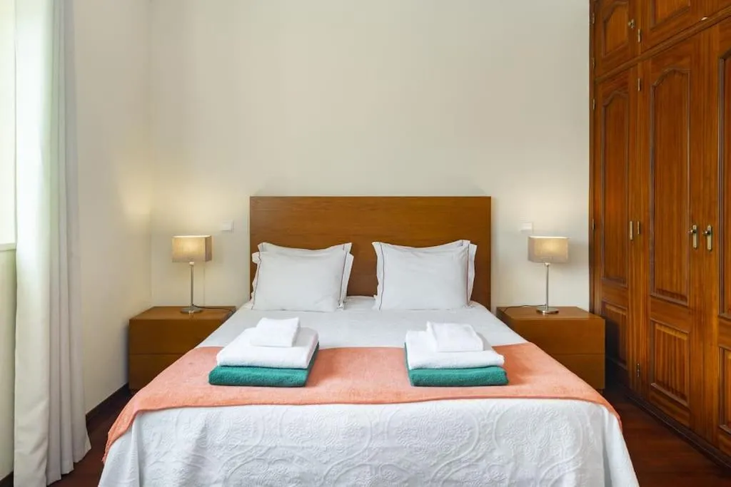 Bed in Villa Arade Riverside - Jacuzzi and Heated Pool by AlgarStays