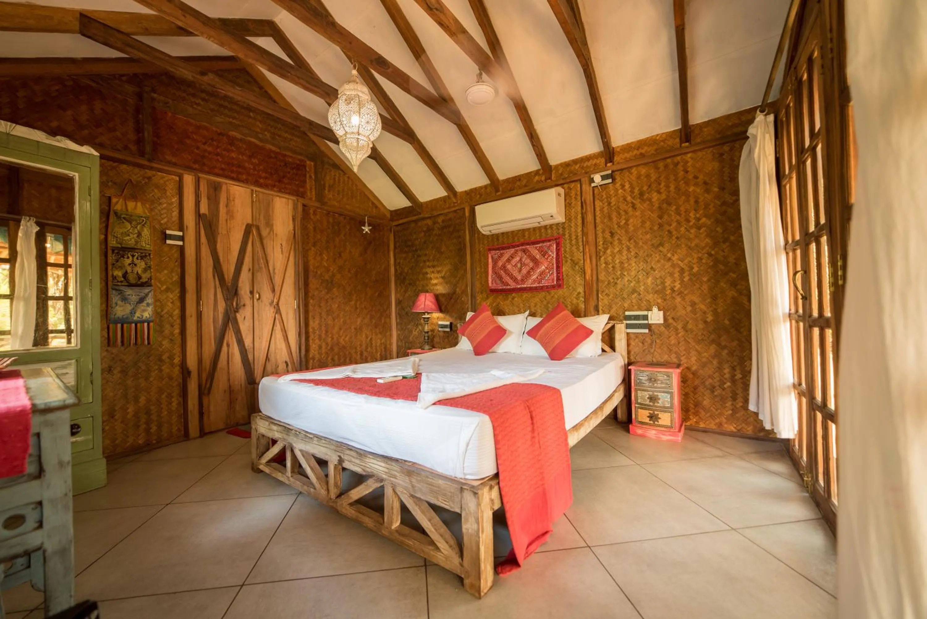 Photo of the whole room, Bed in Little India Beach Cottages