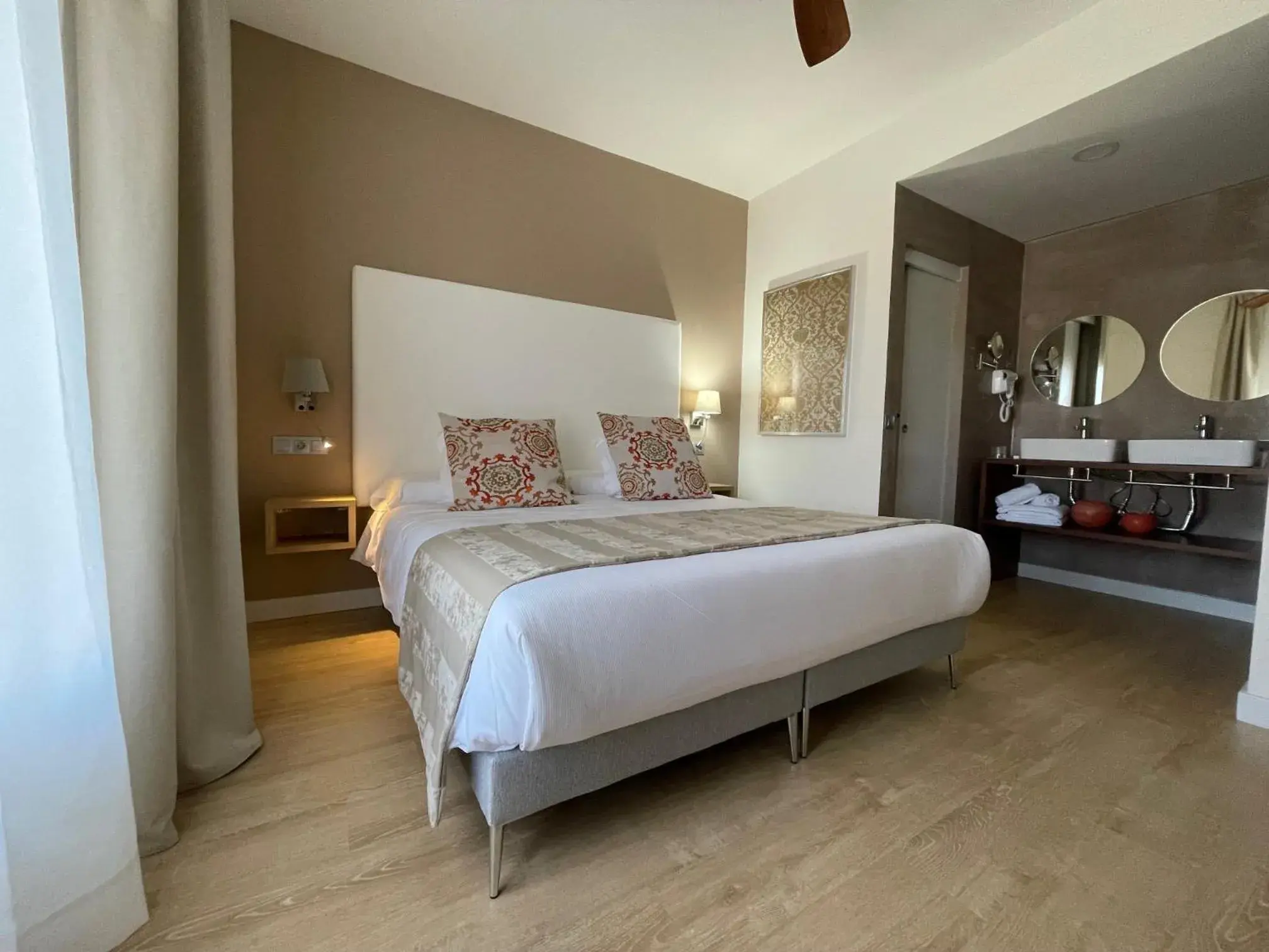 Photo of the whole room, Bed in Añoreta Suites Photo of the whole room, Bed in Añoreta Suites