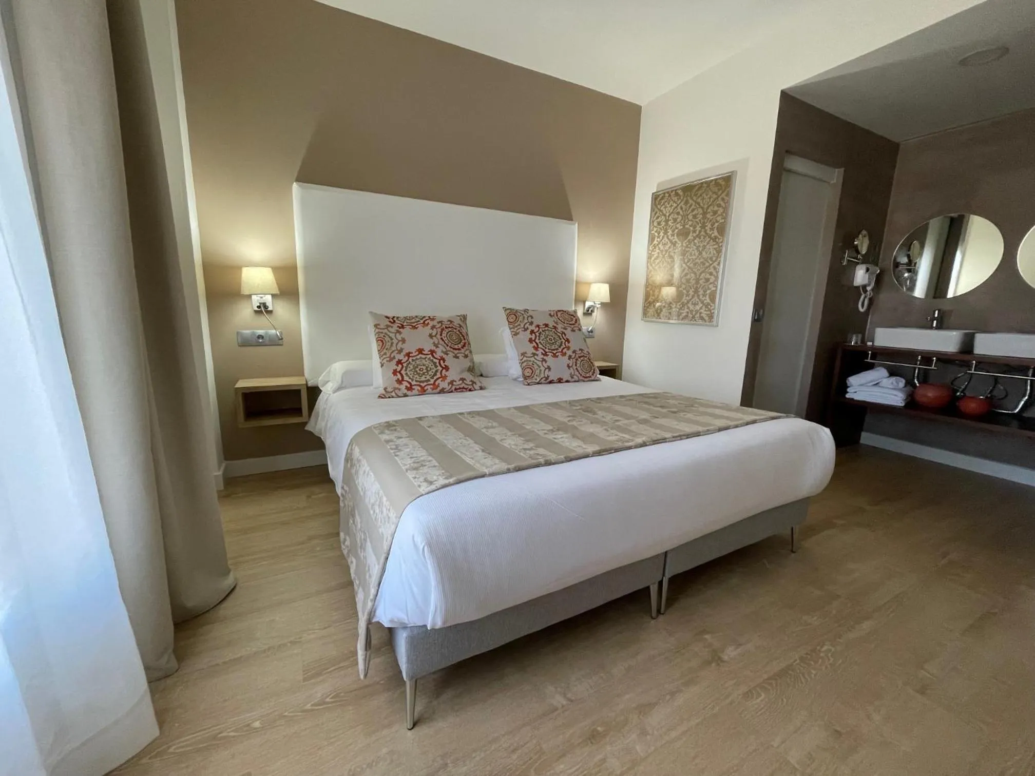 Photo of the whole room, Bed in Añoreta Suites