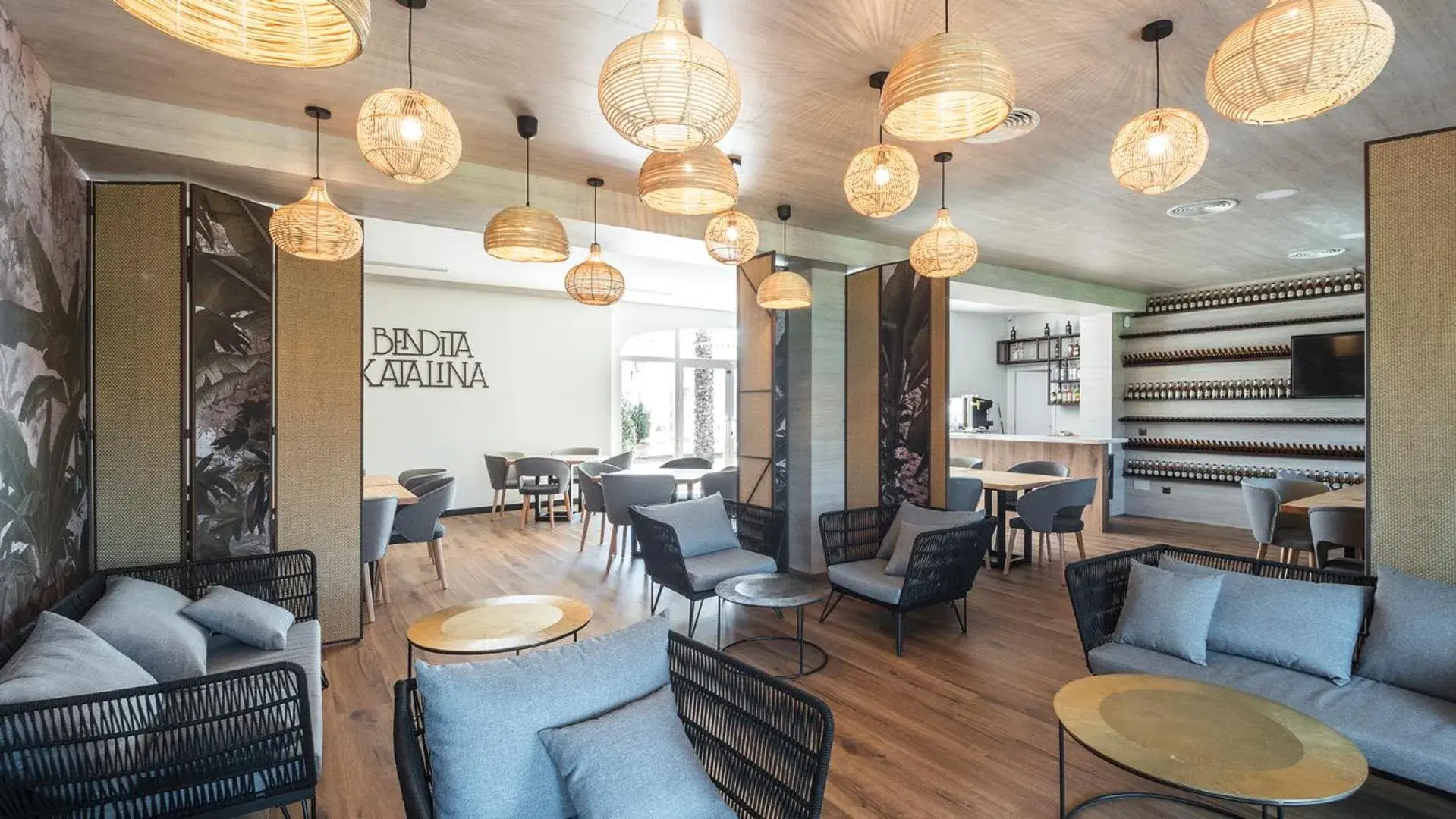 Restaurant/places to eat in Añoreta Suites Restaurant/places to eat in Añoreta Suites