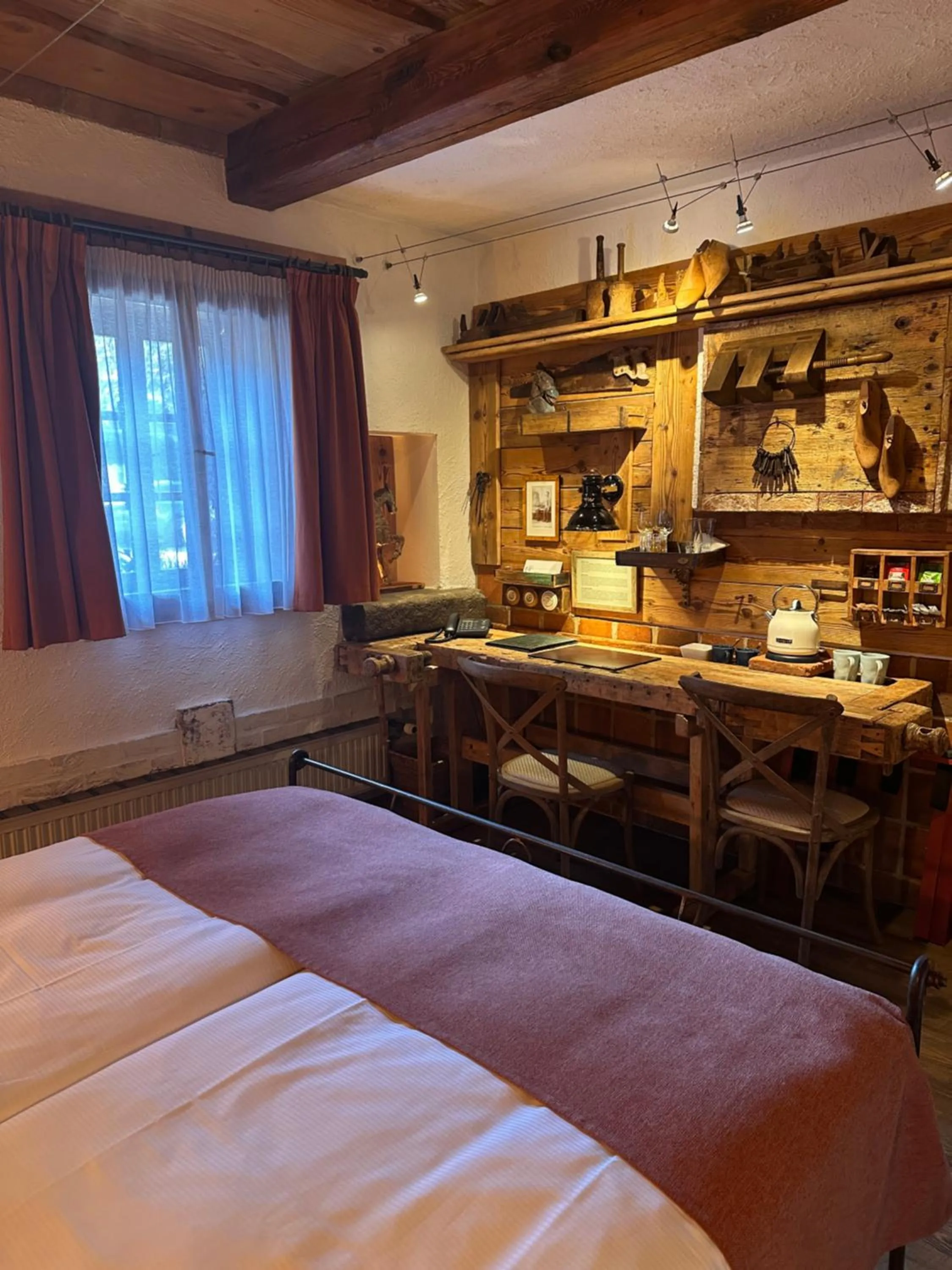 Photo of the whole room, Bed in Romantik Hotel U Raka
