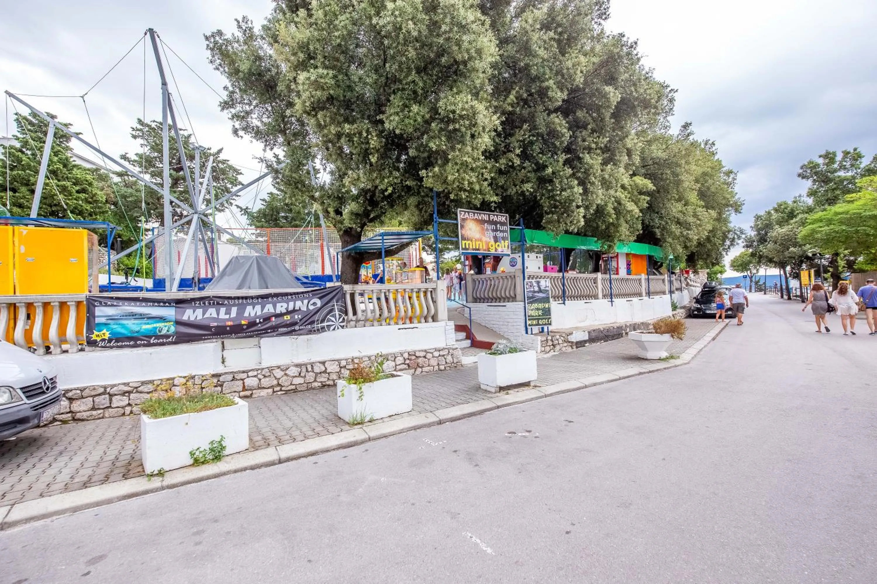 Summer in Paviljoni Slaven