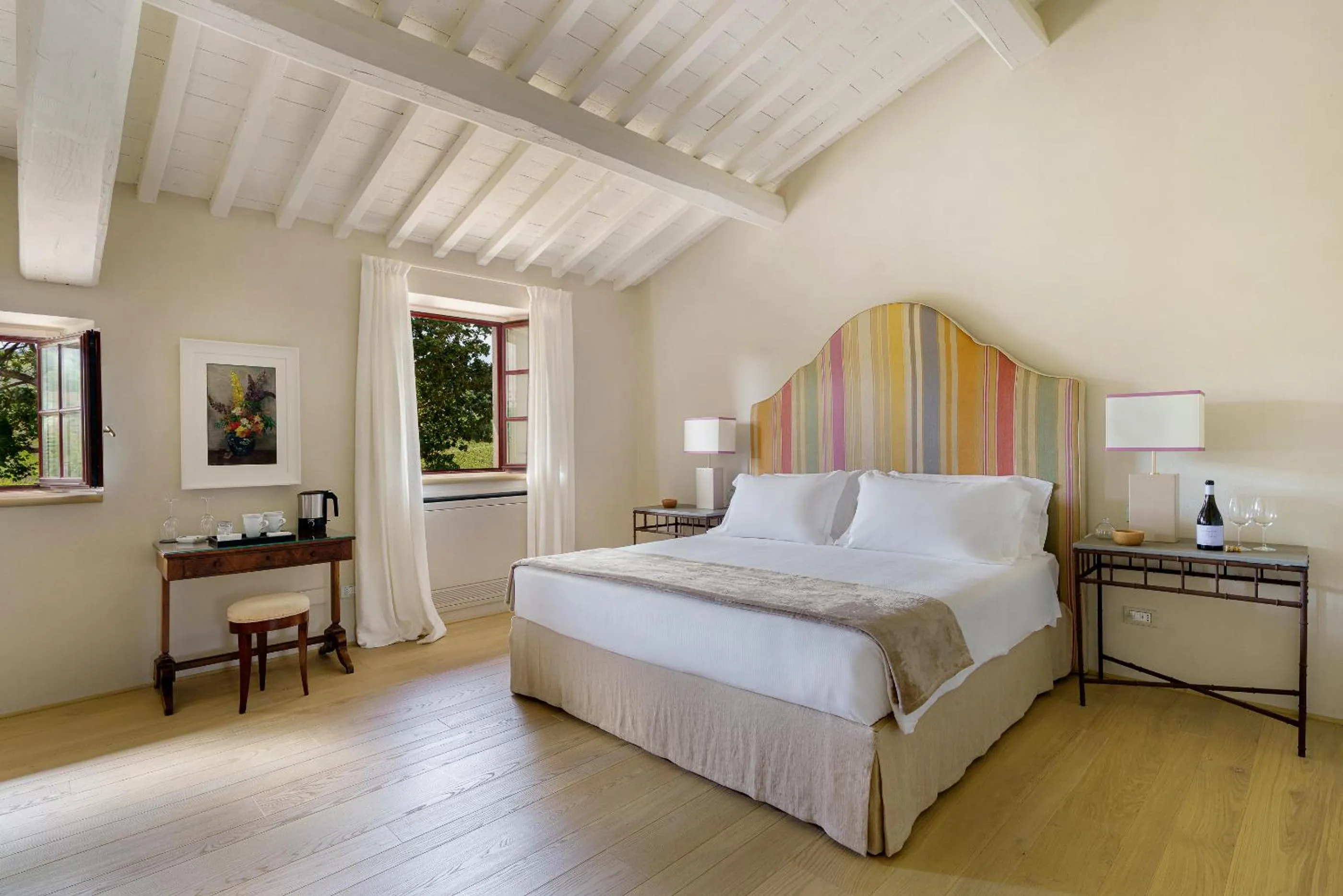 Photo of the whole room, Bed in La Pietra Del Cabreo