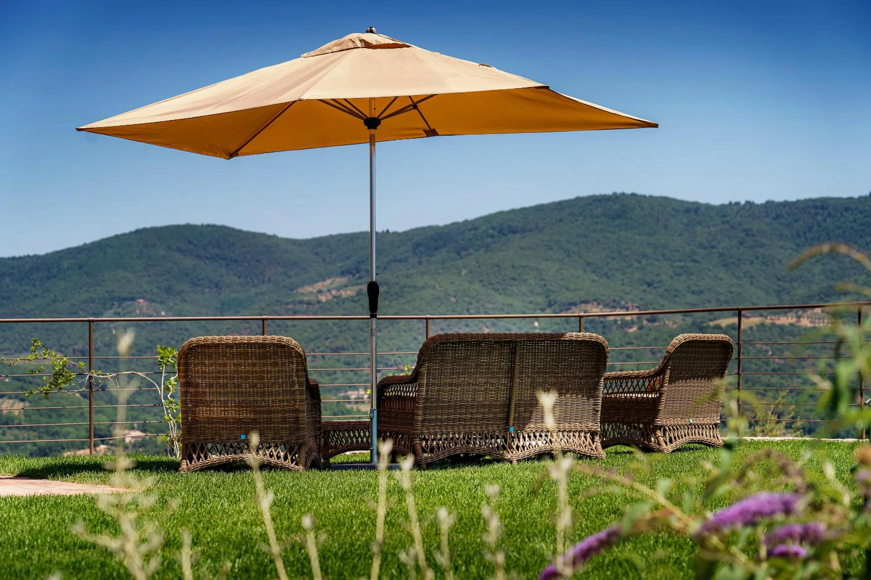 Property building in La Pietra Del Cabreo