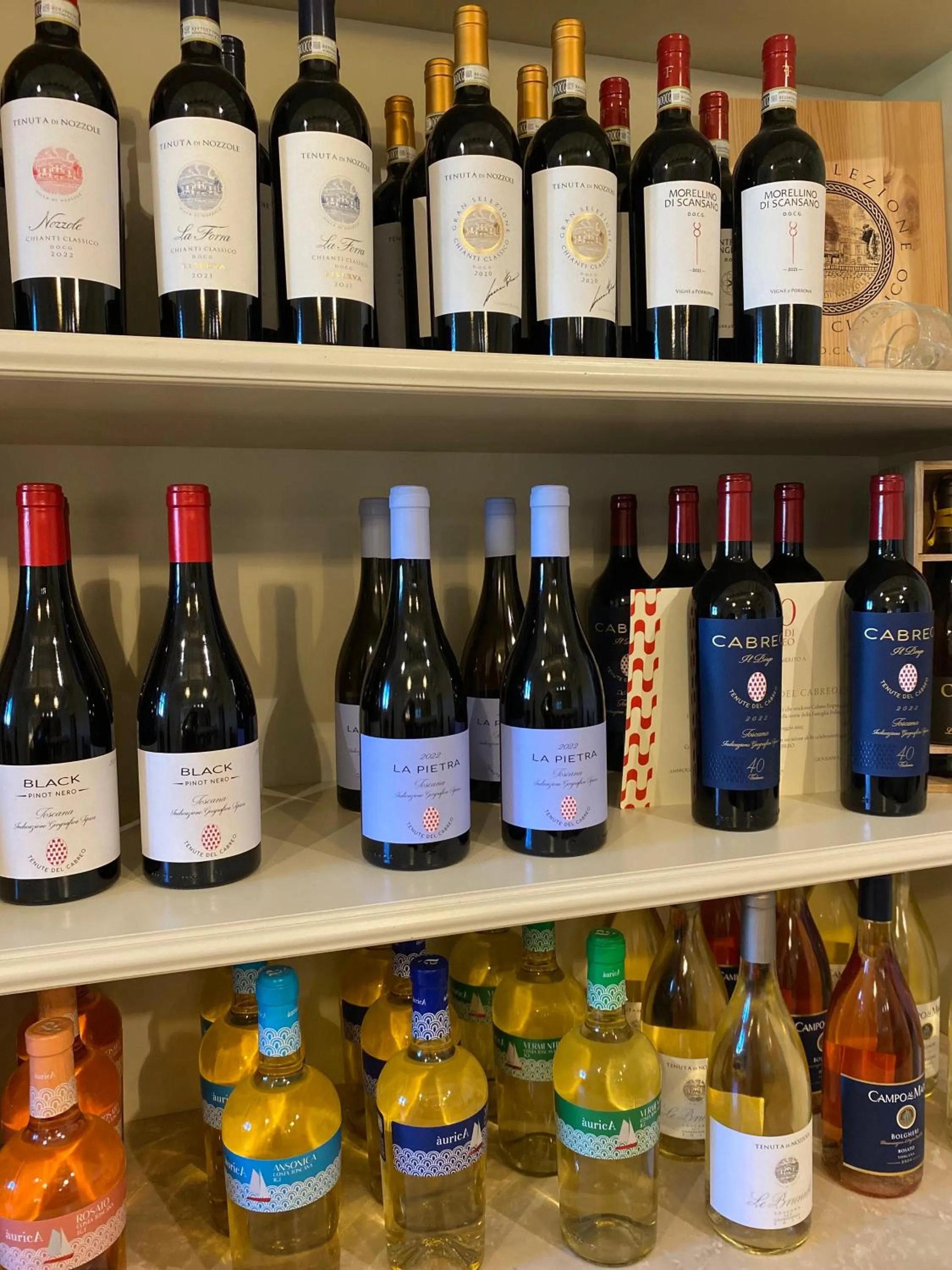 On-site shops in La Pietra Del Cabreo