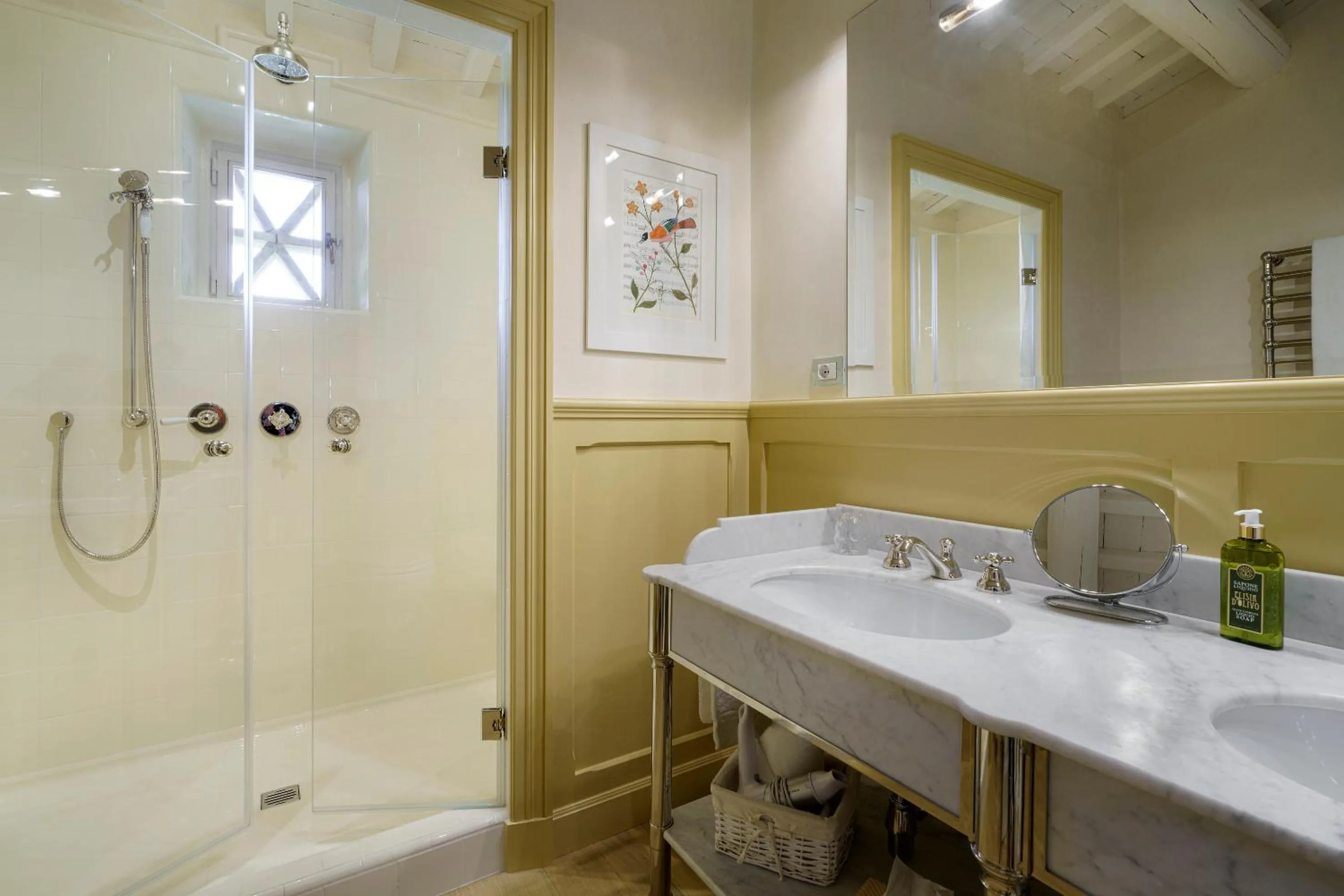 Bathroom in La Pietra Del Cabreo