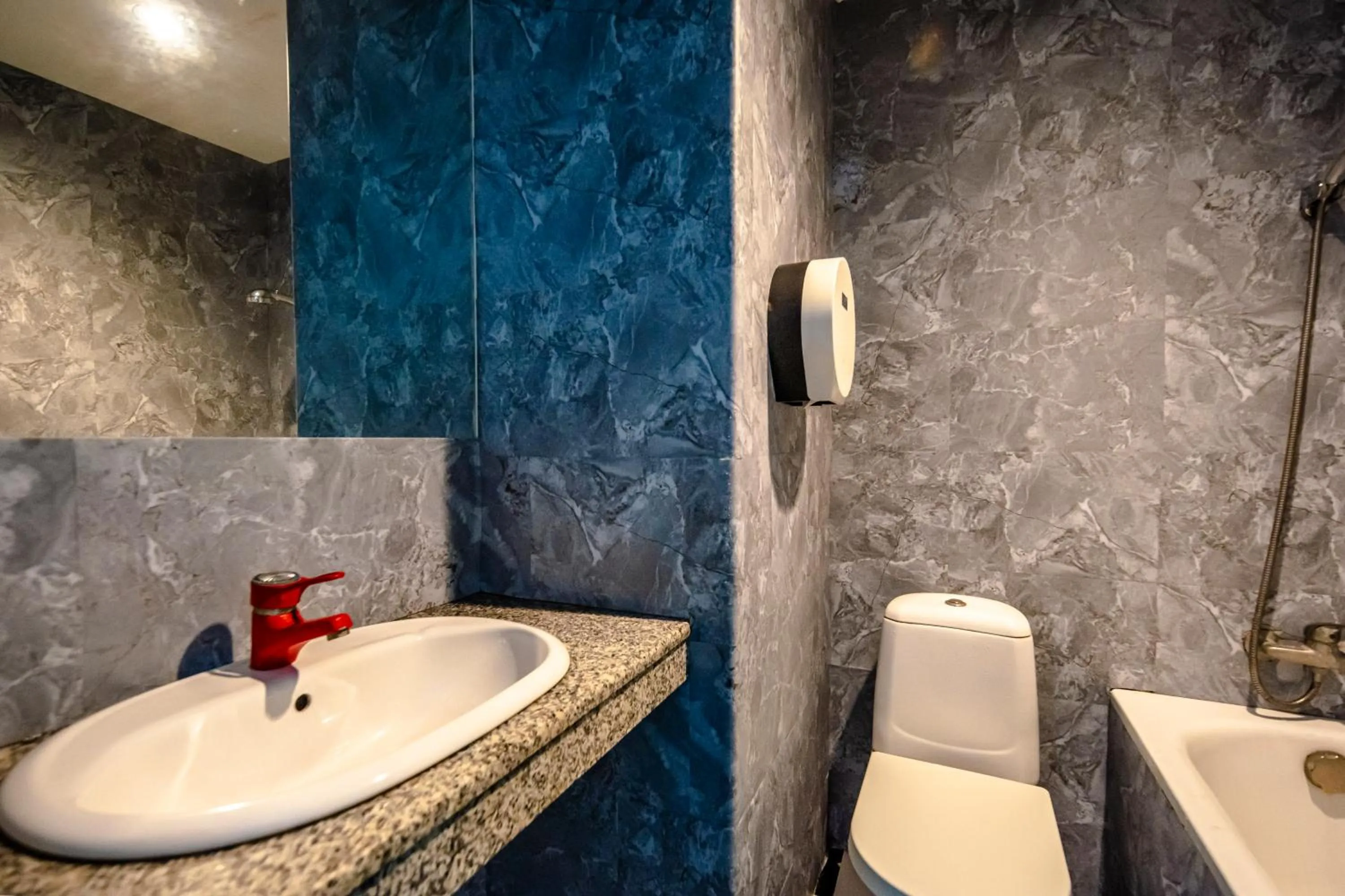 Toilet in K Hotel 1515